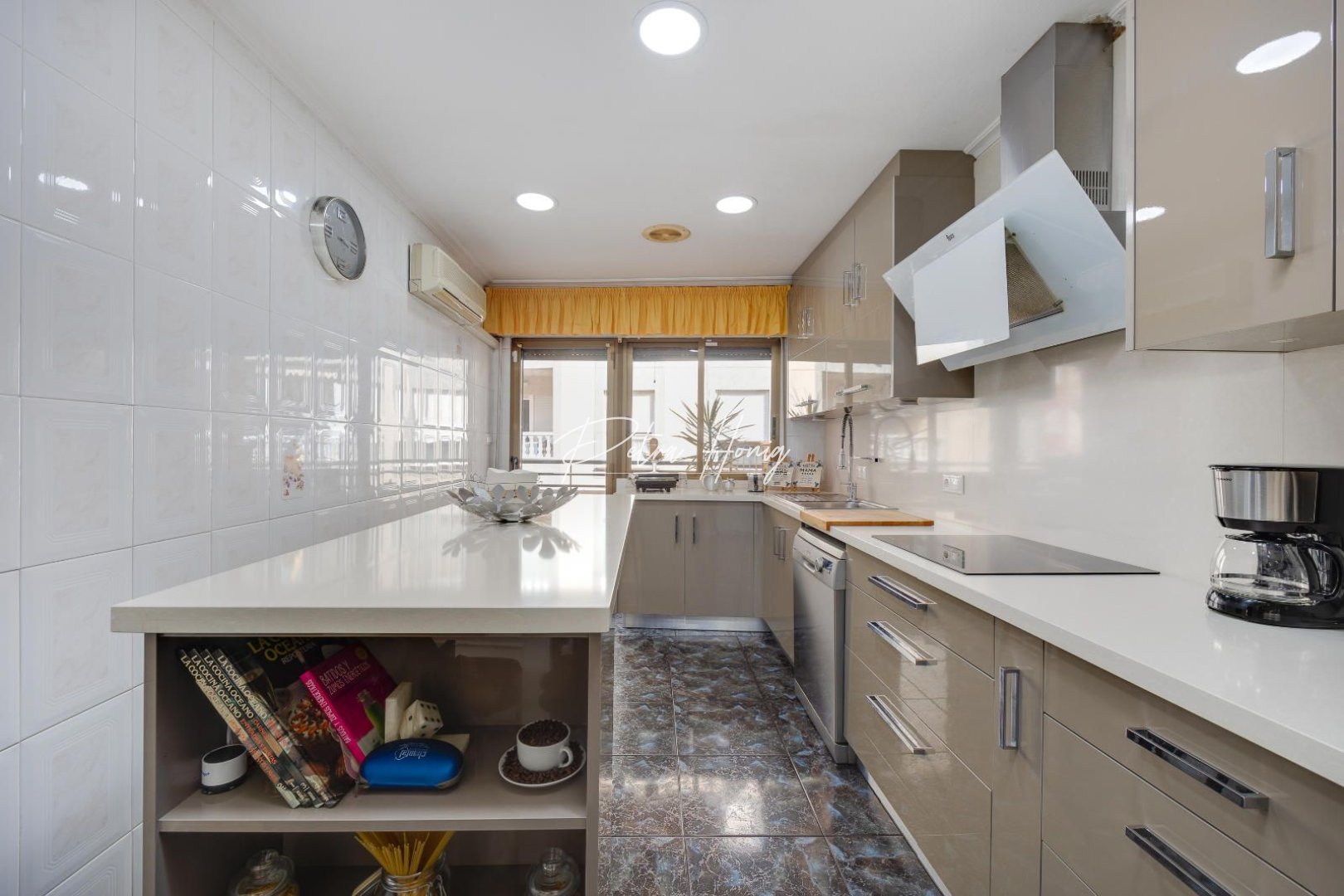 Sale -  квартира - Torrevieja - Centro - Muelle Pesquero