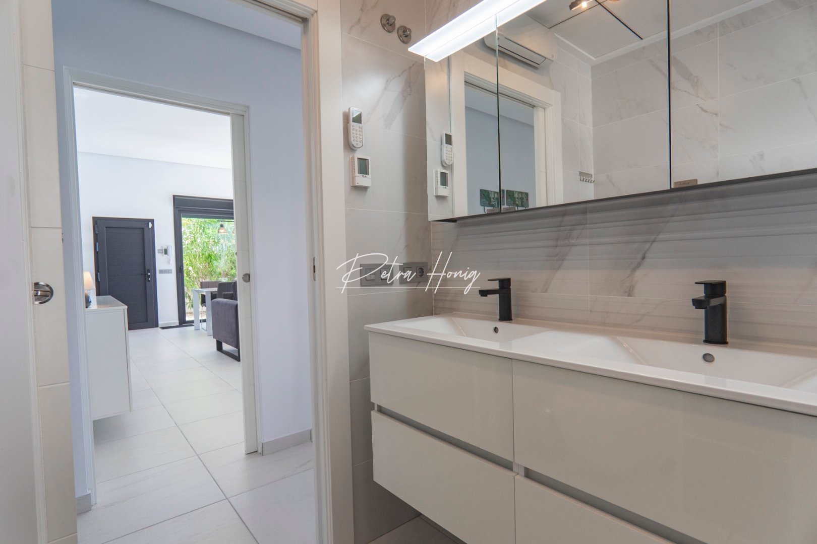 Sale - Вилла - Ciudad Quesada - Benimar