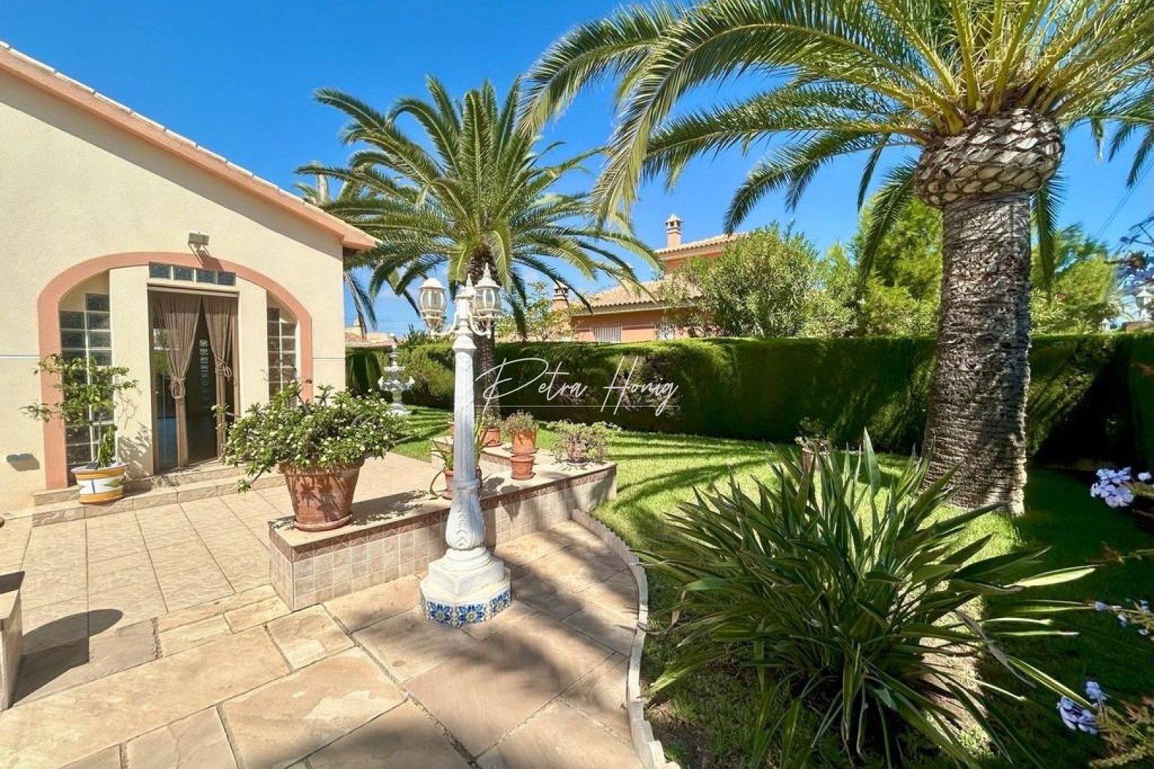 Sale - Вилла - Orihuela Costa - Cabo Roig