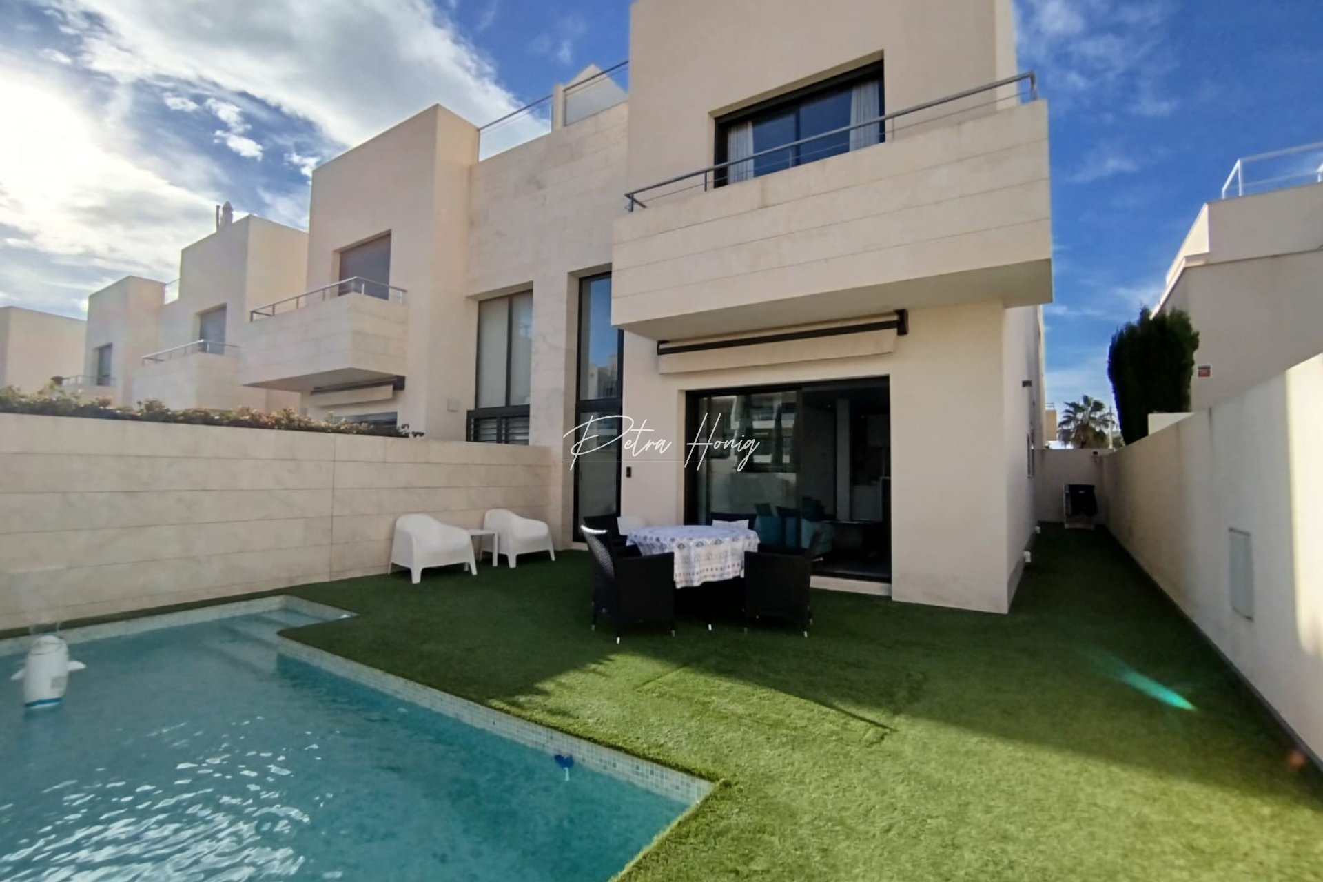 Sale - Вилла - Orihuela Costa - Los Dolses