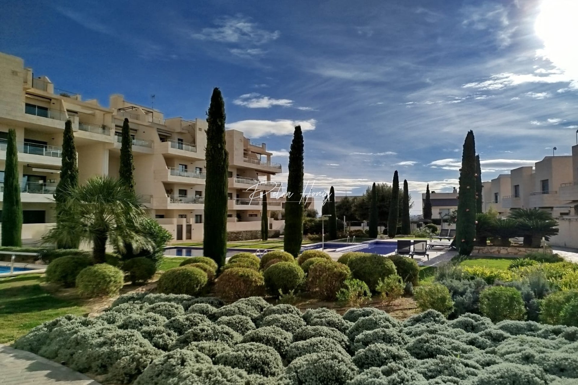 Sale - Вилла - Orihuela Costa - Los Dolses