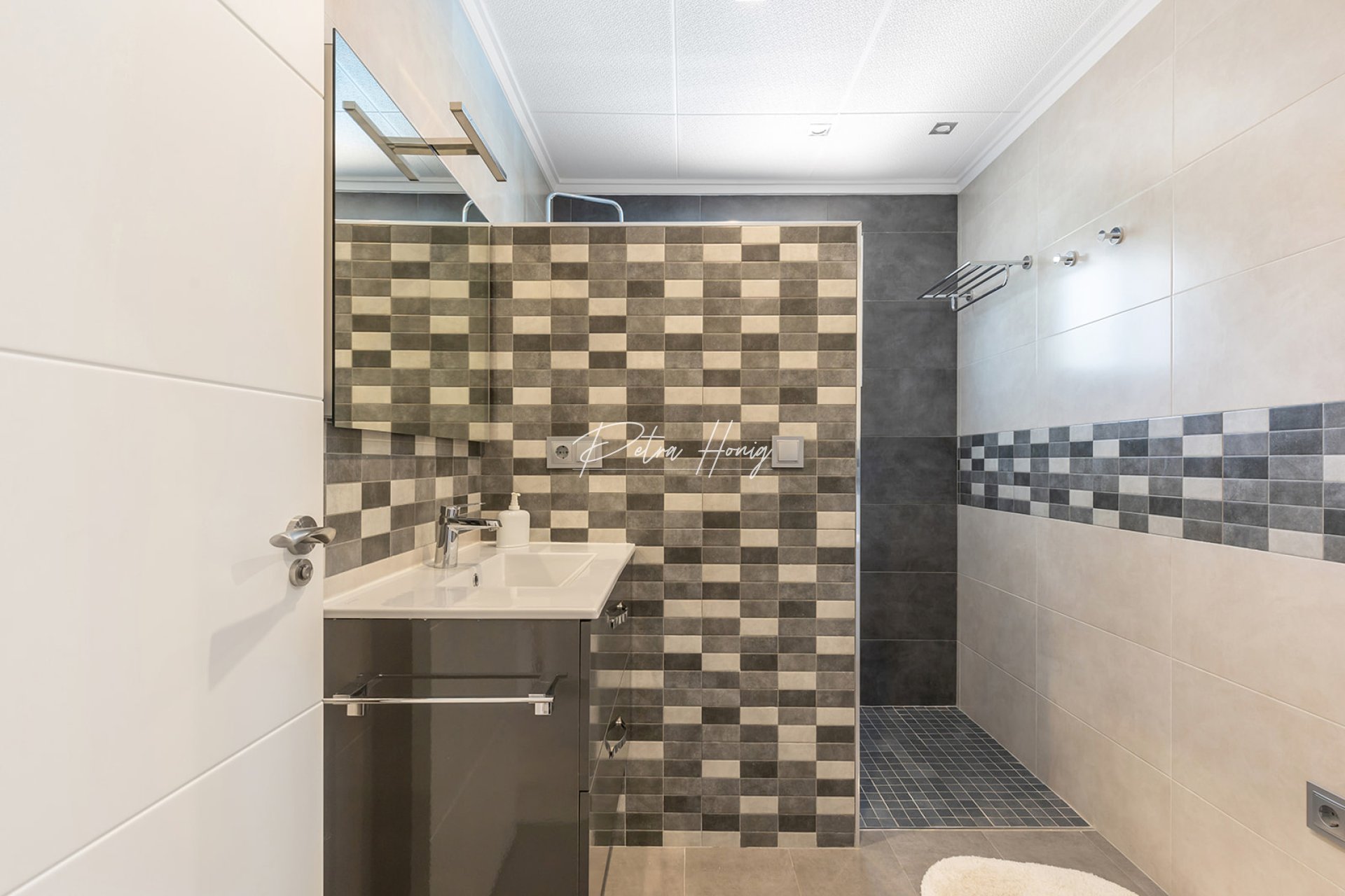 Sale - Вилла - Orihuela Costa - Punta Prima