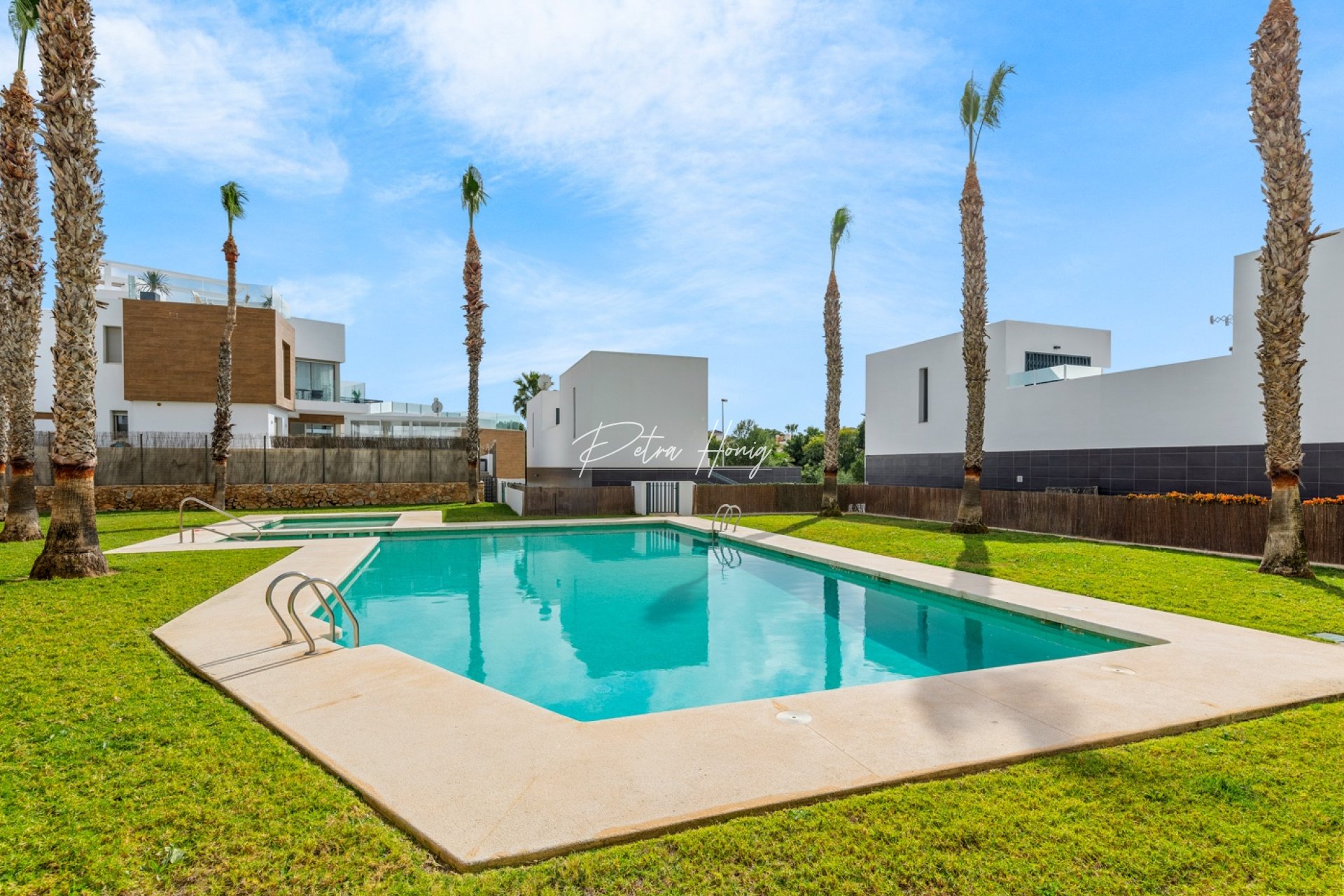Sale - Вилла - Orihuela Costa - Villamartin