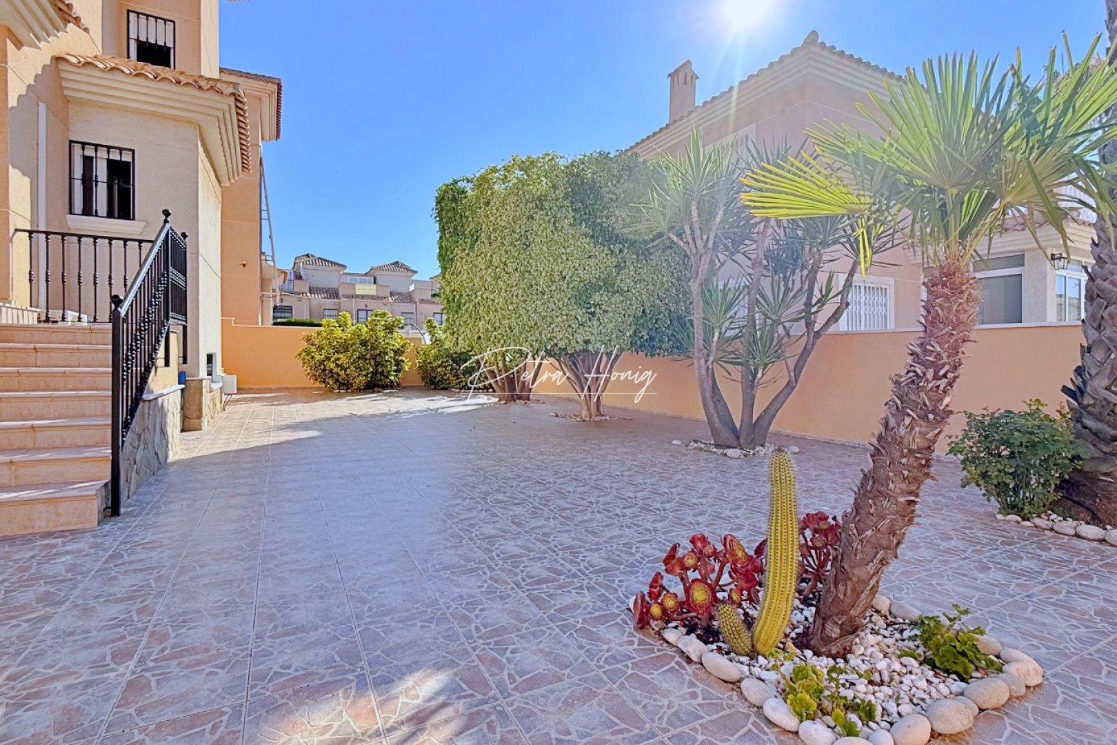Sale - Вилла - Orihuela Costa