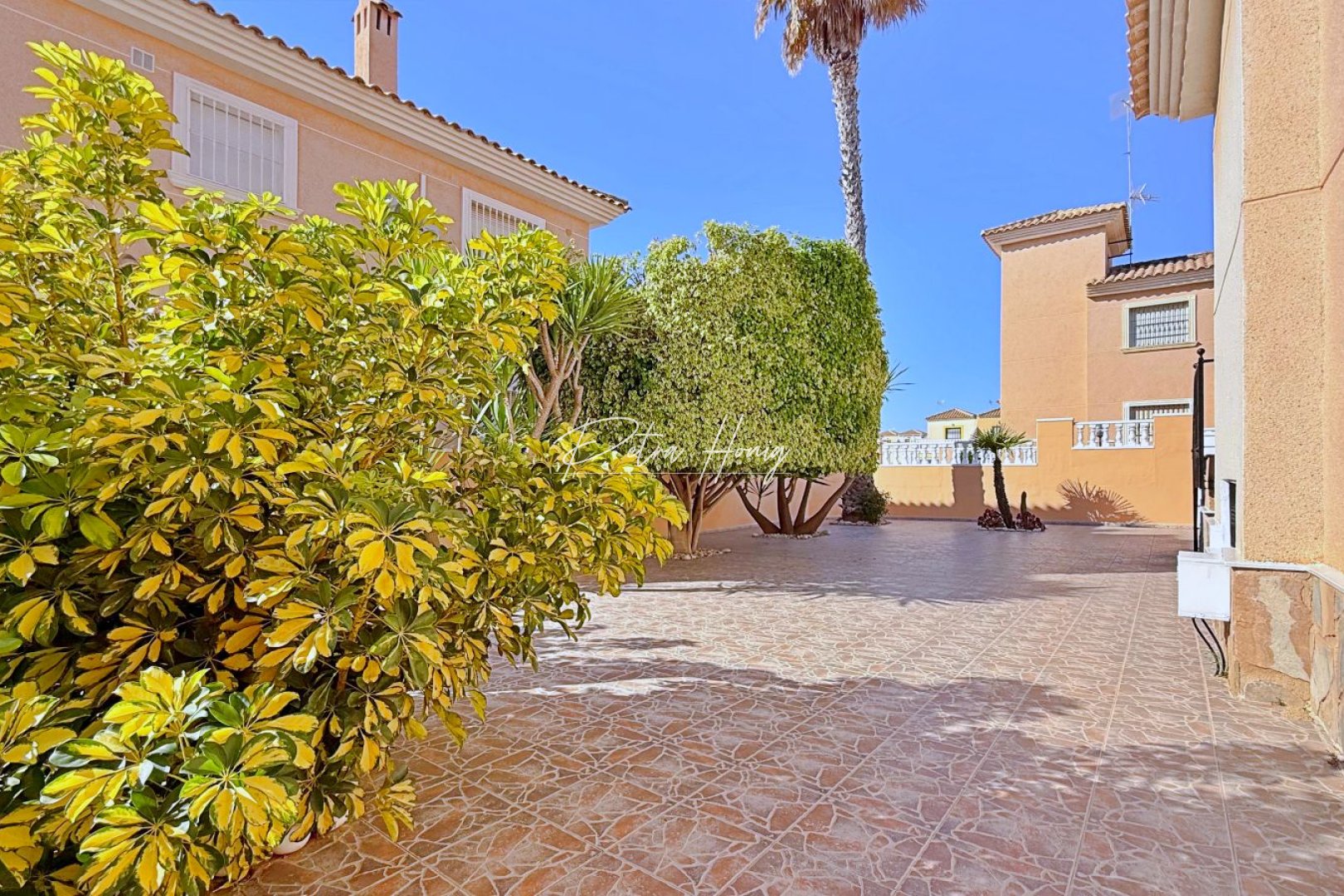 Sale - Вилла - Orihuela Costa