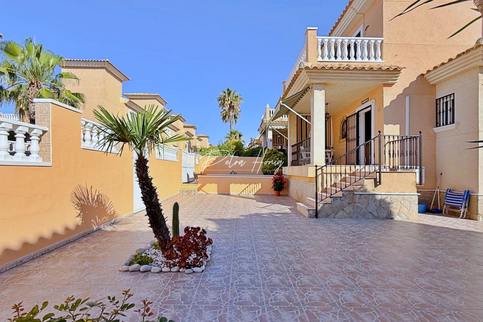 Sale - Вилла - Orihuela Costa