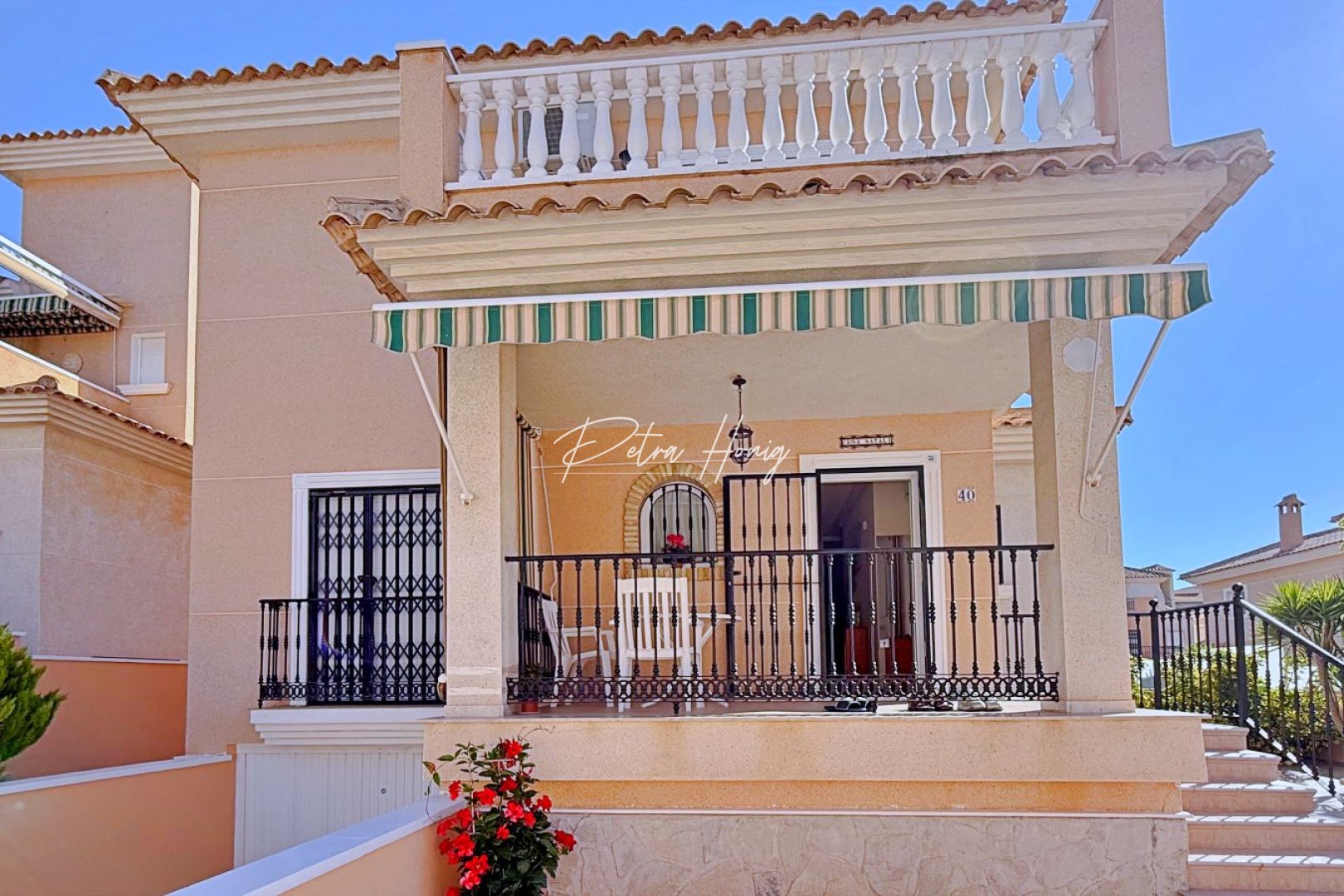 Sale - Вилла - Orihuela Costa