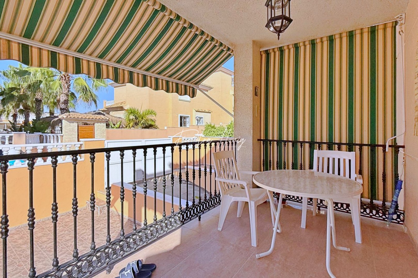 Sale - Вилла - Orihuela Costa