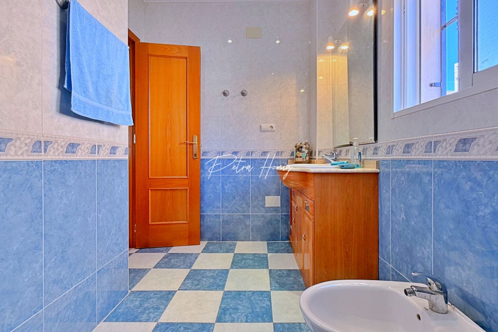 Sale - Вилла - Orihuela Costa