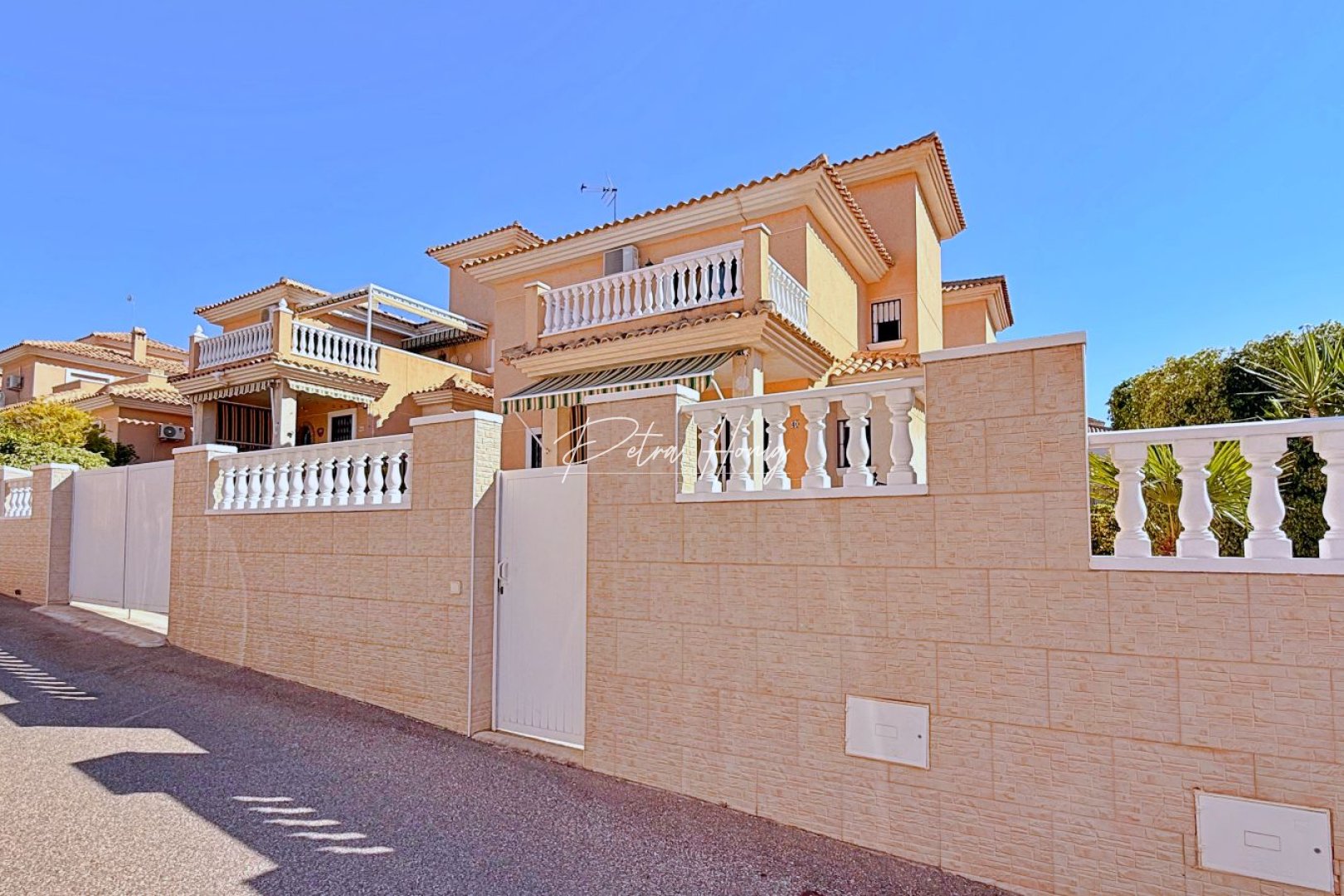 Sale - Вилла - Orihuela Costa