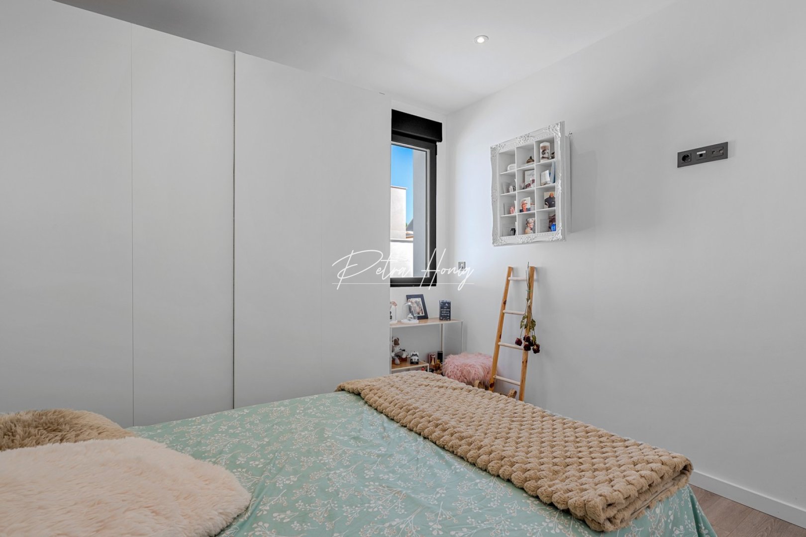 Sale - Вилла - Other areas - URBANIZACIONES
