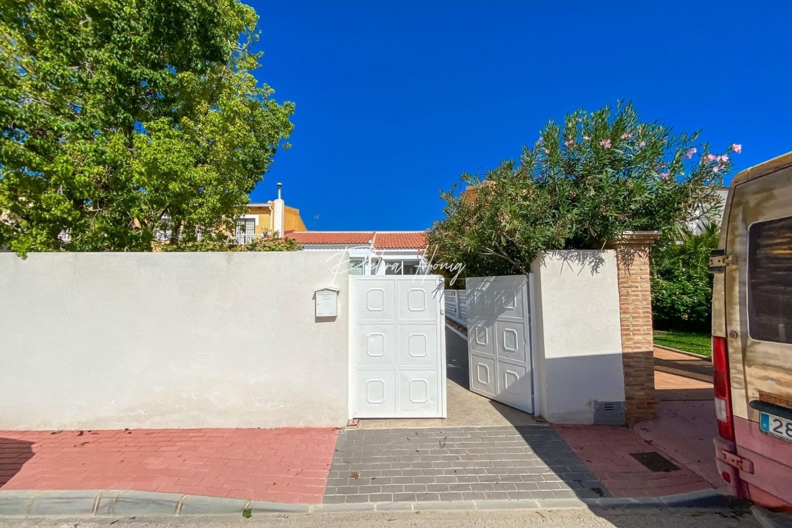 Sale - Вилла - Torrevieja - Aguas Nuevas