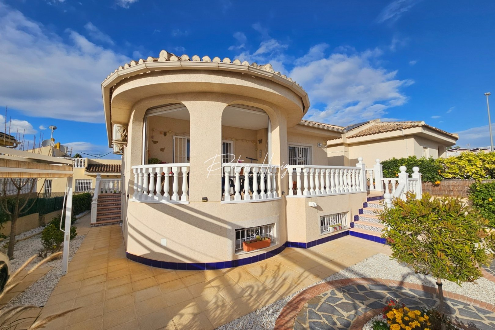 Til Salgs - Villa - Benimar