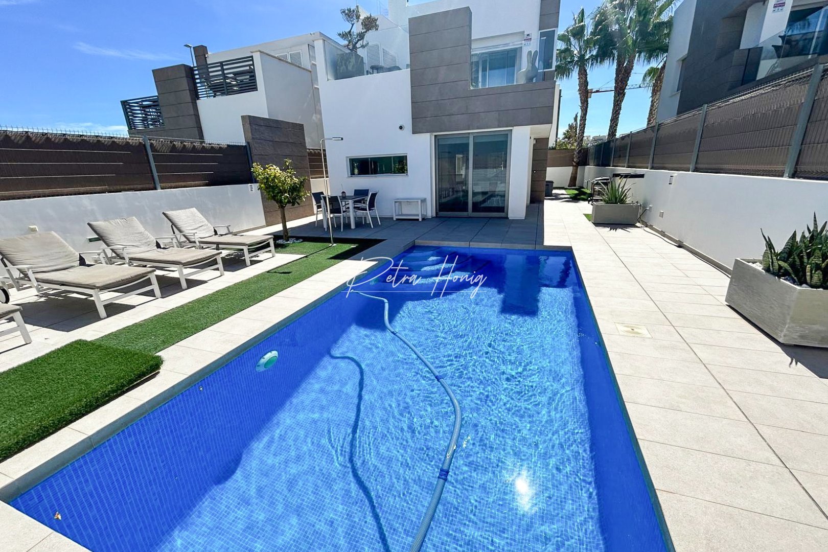 Til Salgs - Villa - Guardamar del Segura - El Raso, Guardamar