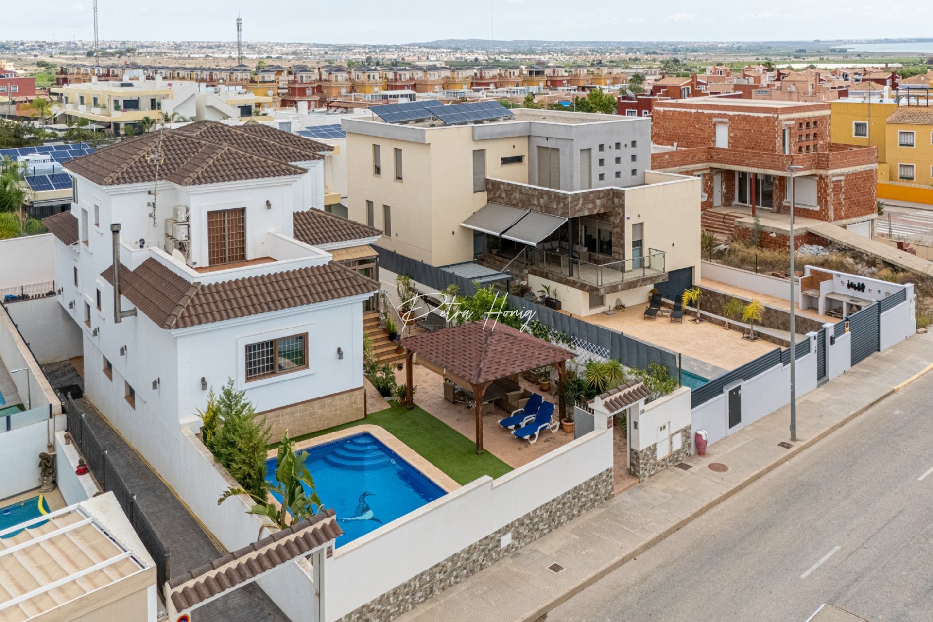 Til Salgs - Villa - Los Montesinos - La Herrada