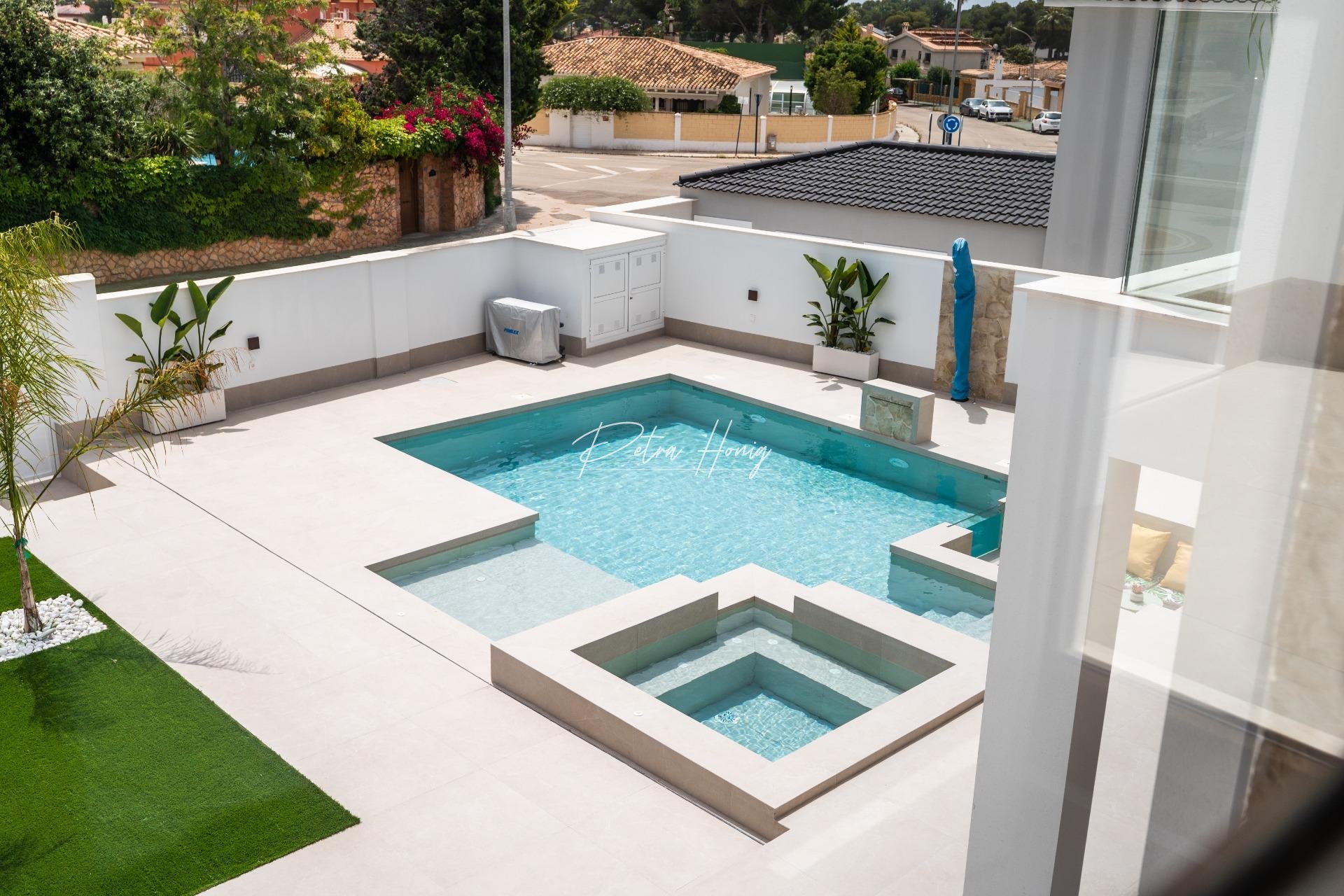 Til Salgs - Villa - Orihuela Costa - Campoamor