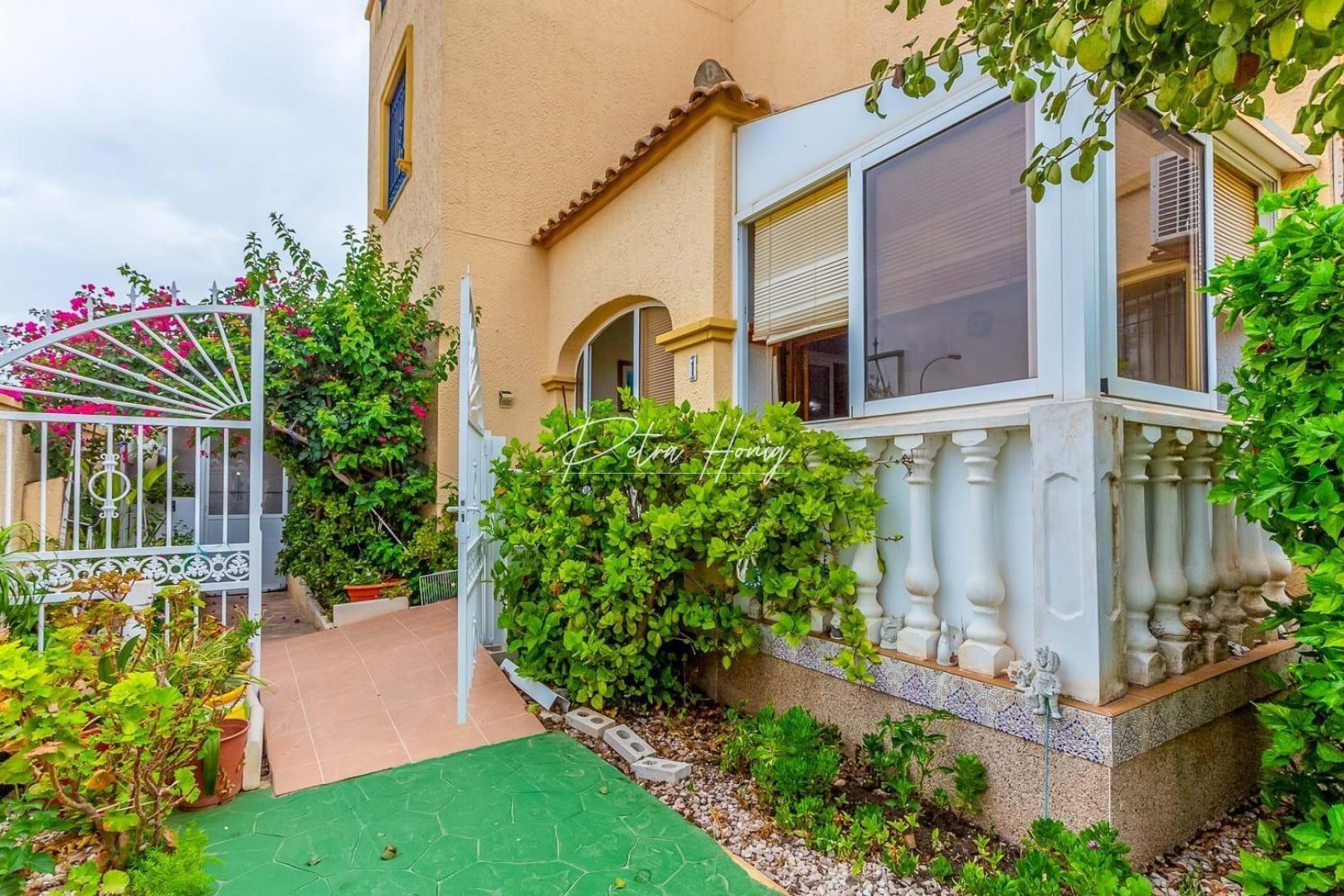 Til Salgs - Villa - Orihuela Costa - La Zenia- Orihuela costa