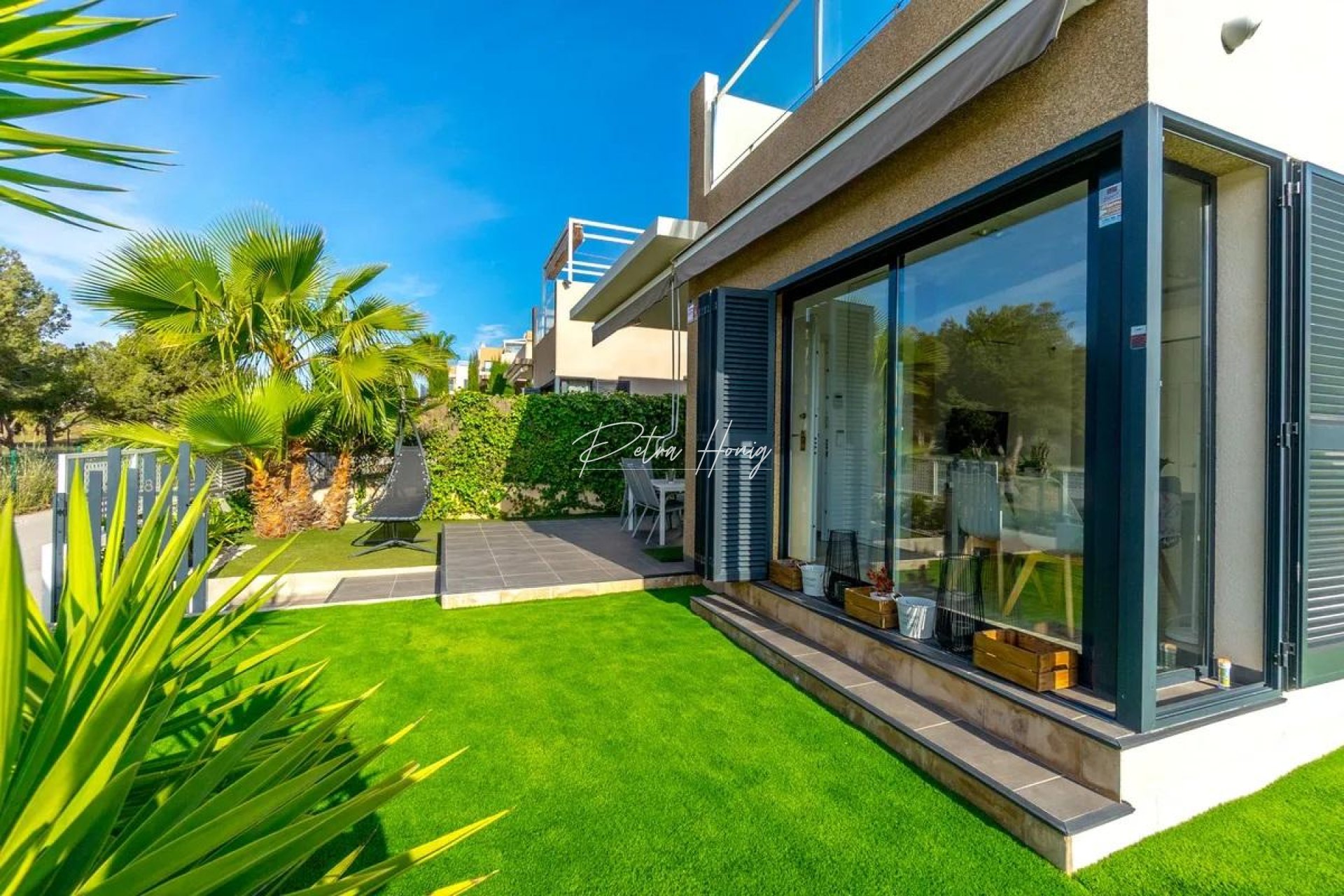 Til Salgs - Villa - Orihuela Costa - La Zenia