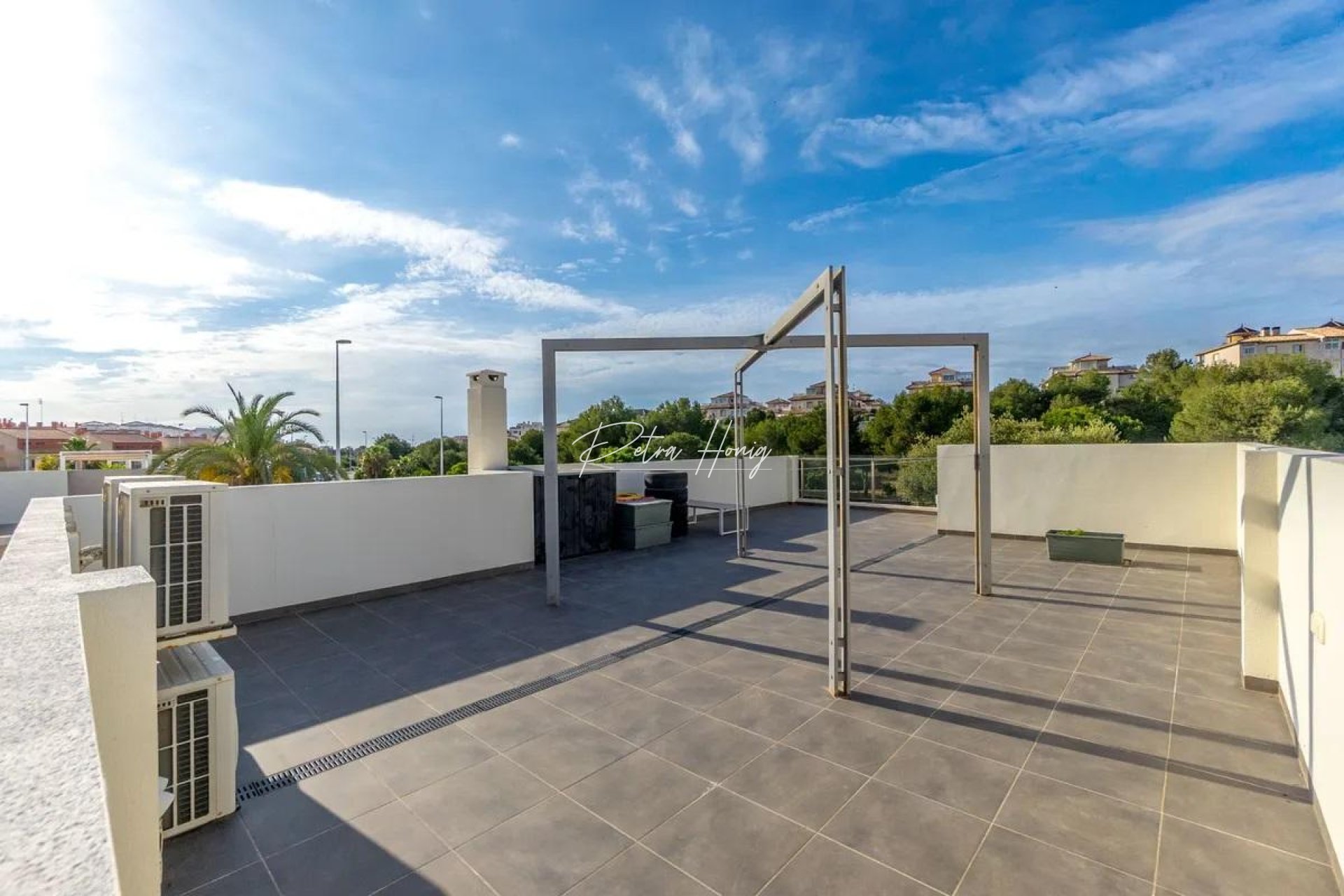 Til Salgs - Villa - Orihuela Costa - La Zenia
