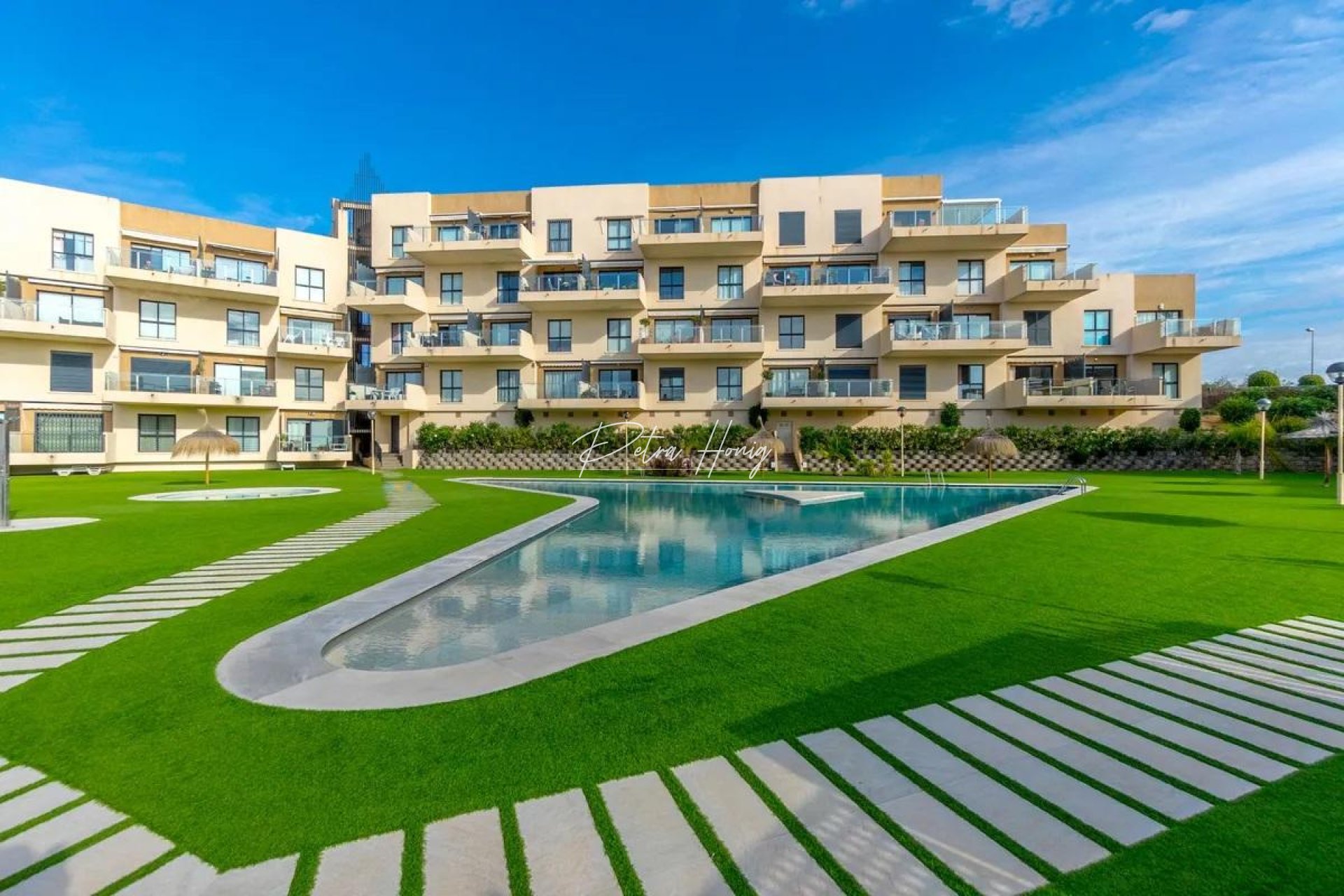 Til Salgs - Villa - Orihuela Costa - La Zenia