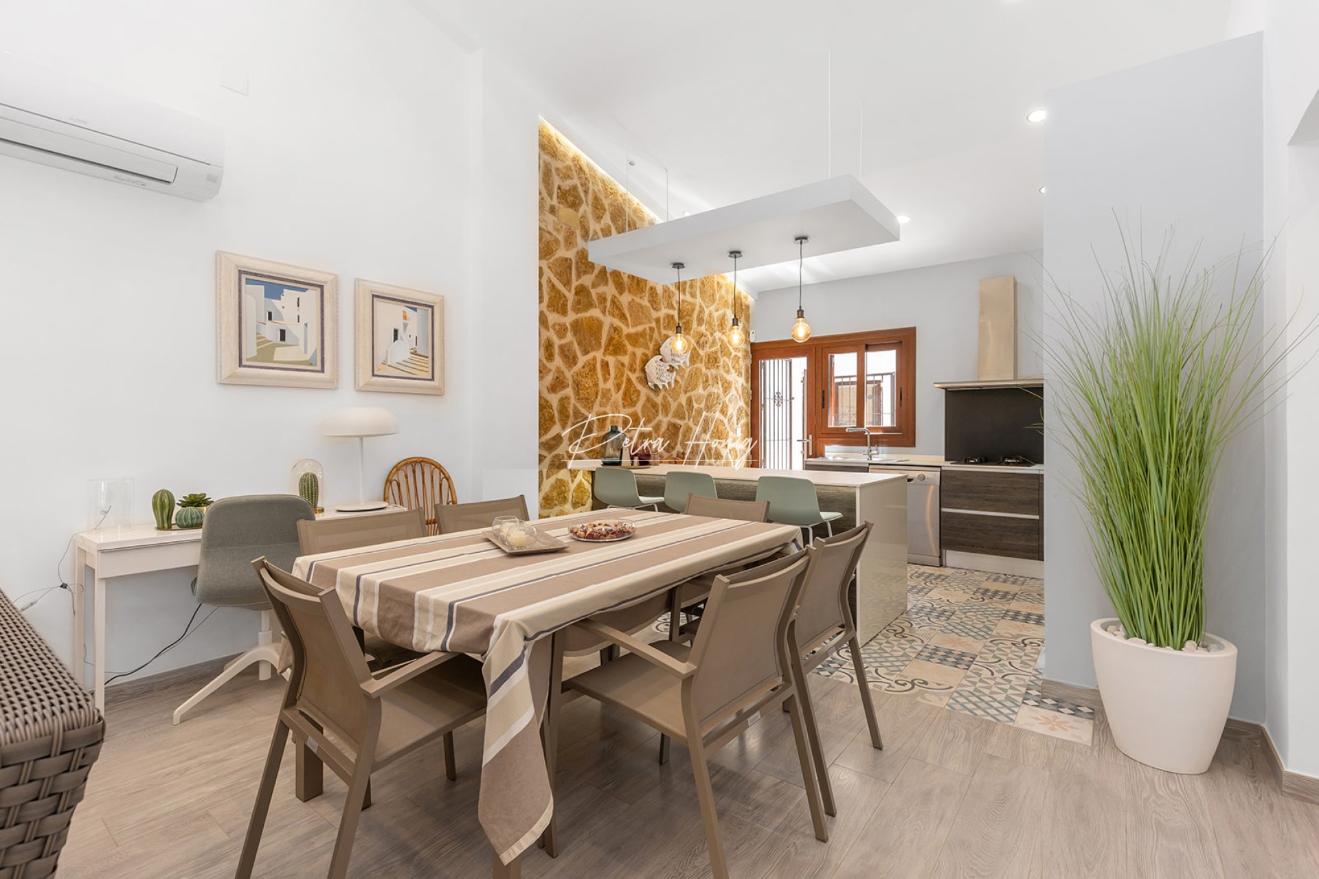 Til Salgs - Villa - Orihuela Costa - Punta Prima