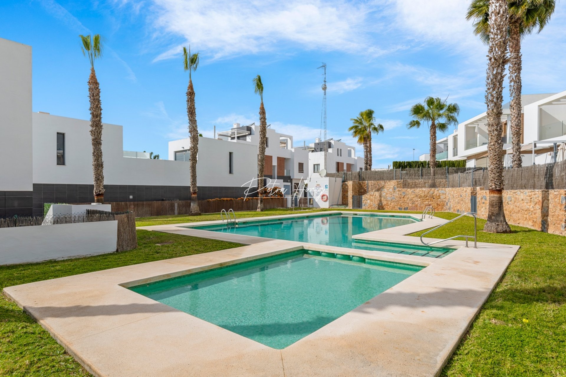Til Salgs - Villa - Orihuela Costa - Villamartin