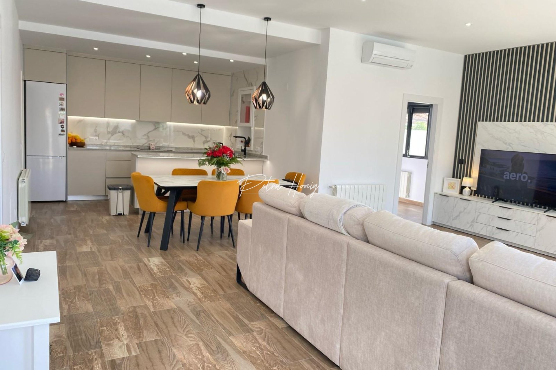 Til Salgs - Villa - Orihuela Costa - Villamartin