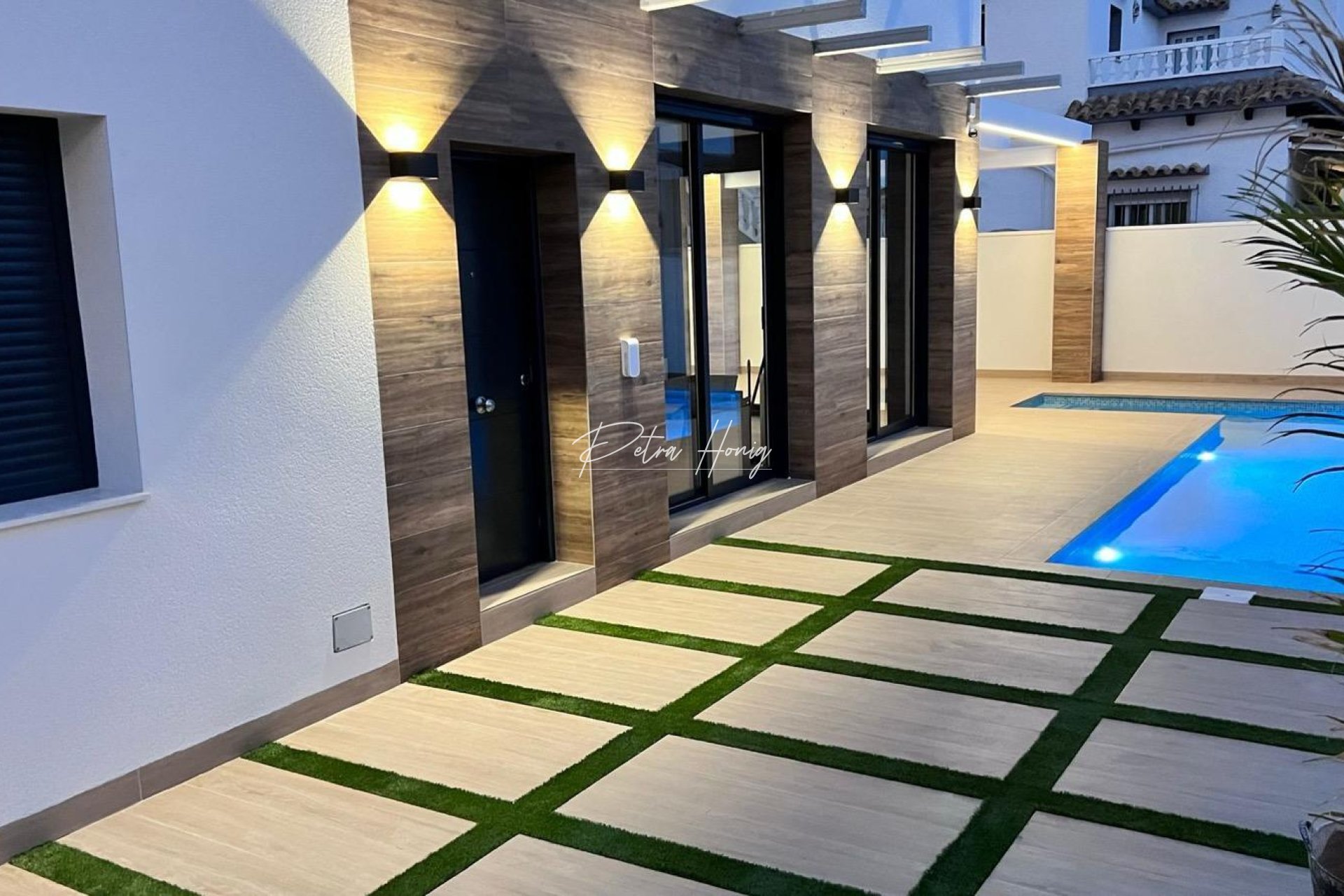 Til Salgs - Villa - Orihuela Costa - Villamartin