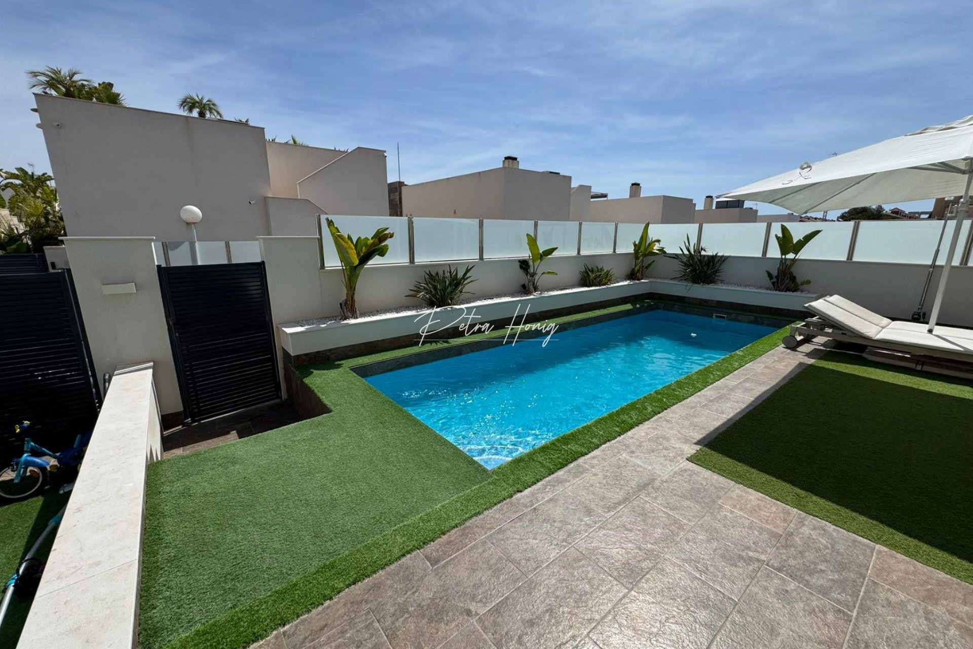 Til Salgs - Villa - Orihuela Costa - Villamartin