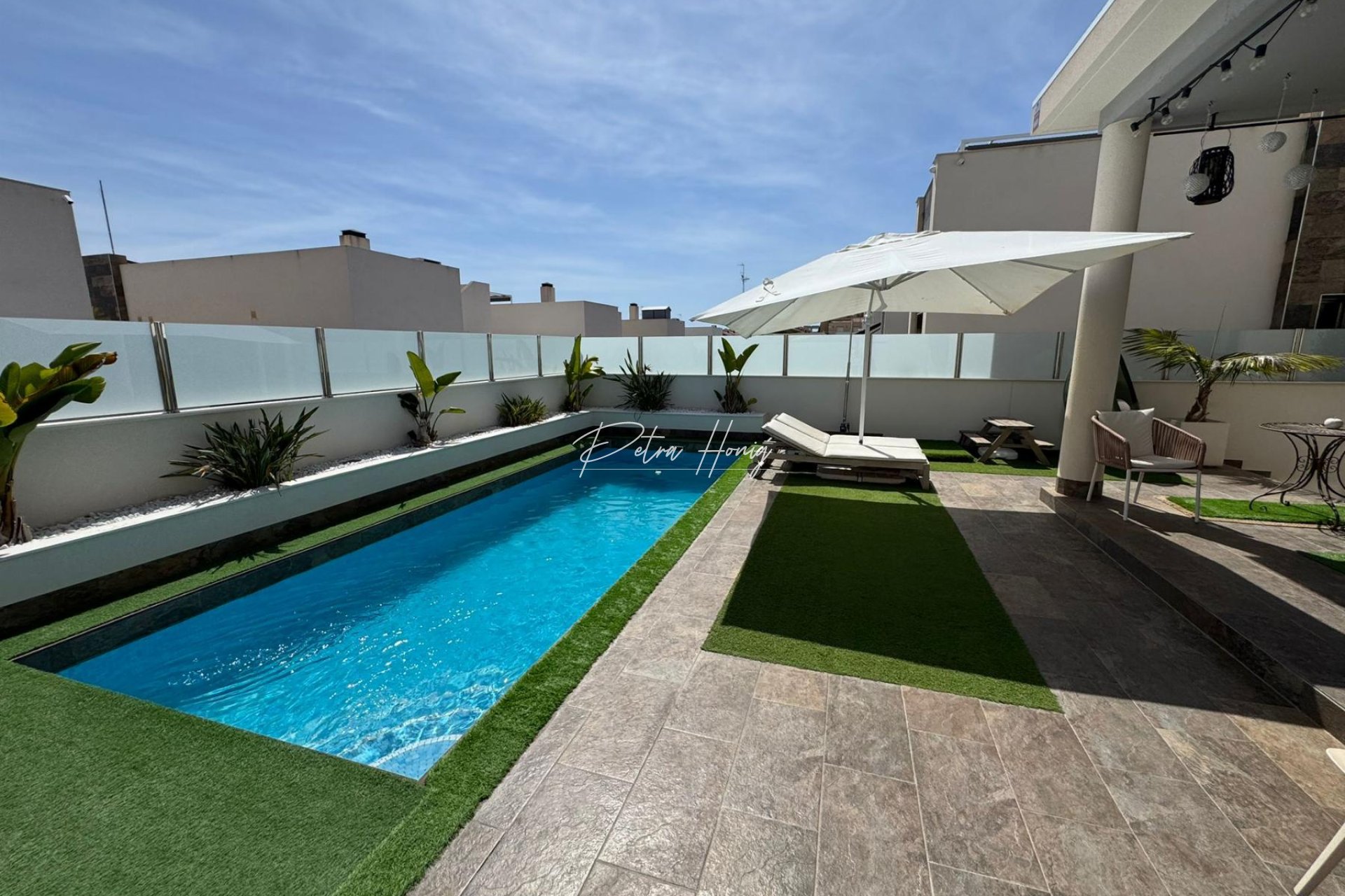 Til Salgs - Villa - Orihuela Costa - Villamartin