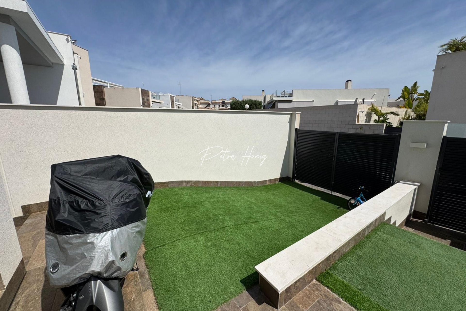Til Salgs - Villa - Orihuela Costa - Villamartin