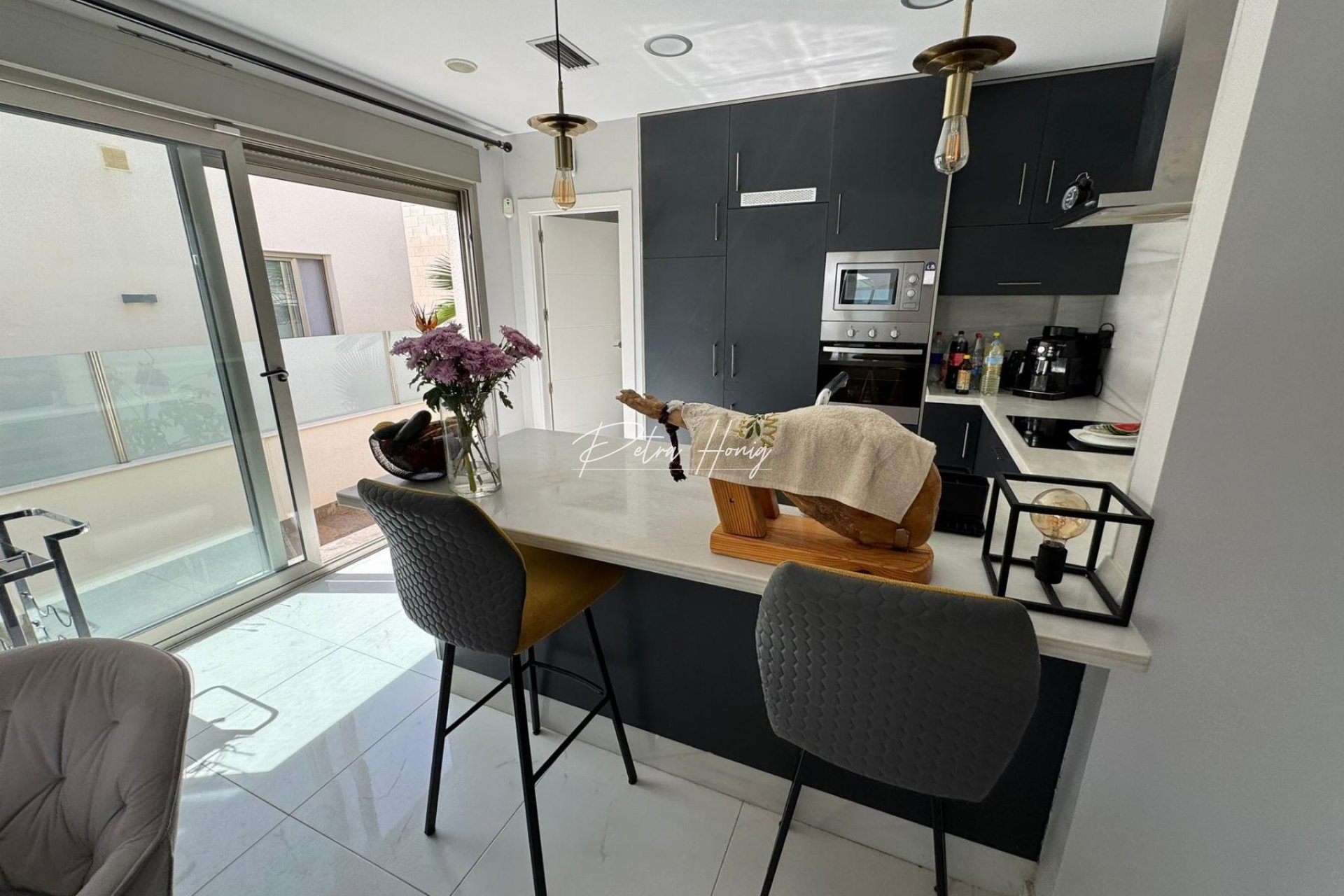 Til Salgs - Villa - Orihuela Costa - Villamartin
