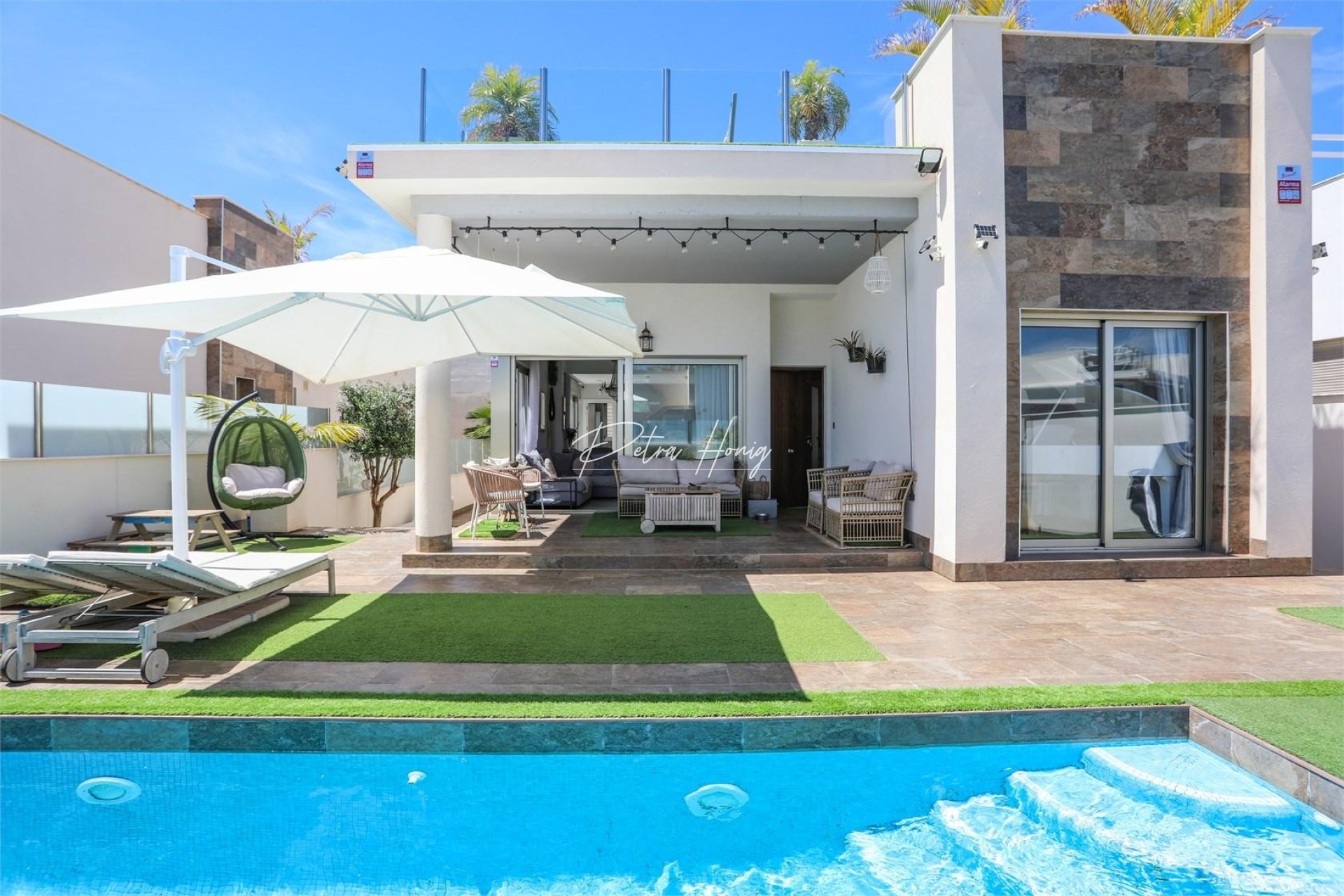 Til Salgs - Villa - Orihuela Costa - Villamartin