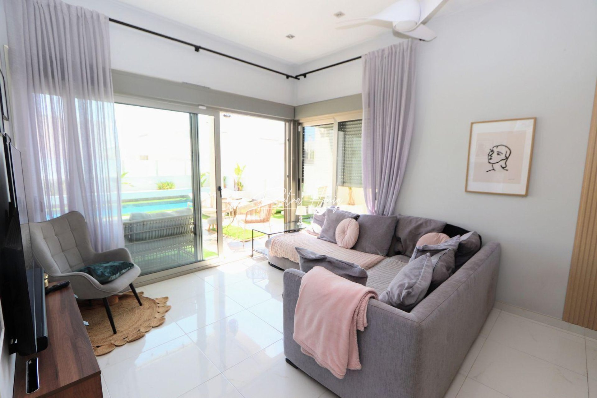 Til Salgs - Villa - Orihuela Costa - Villamartin