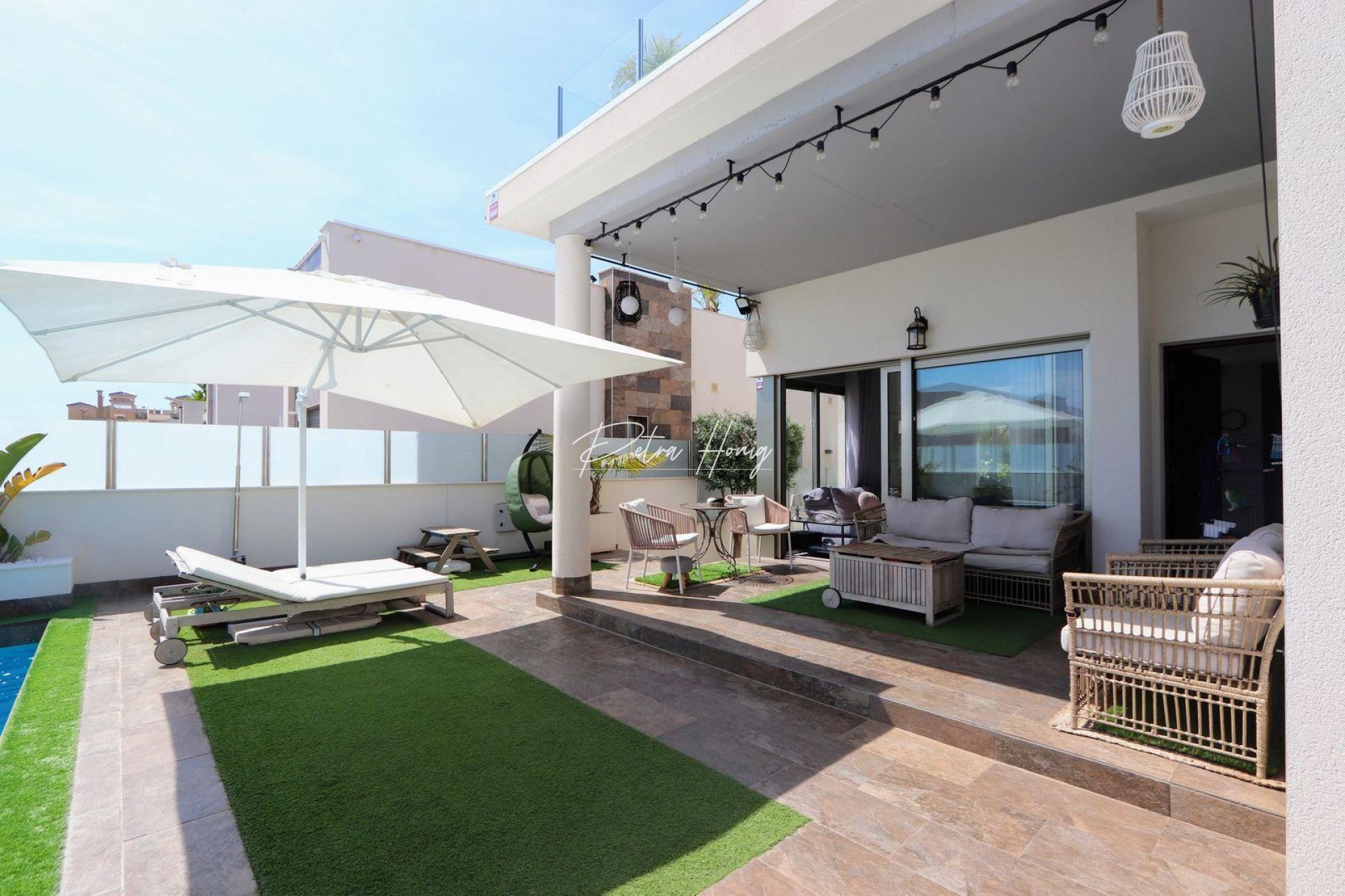 Til Salgs - Villa - Orihuela Costa - Villamartin