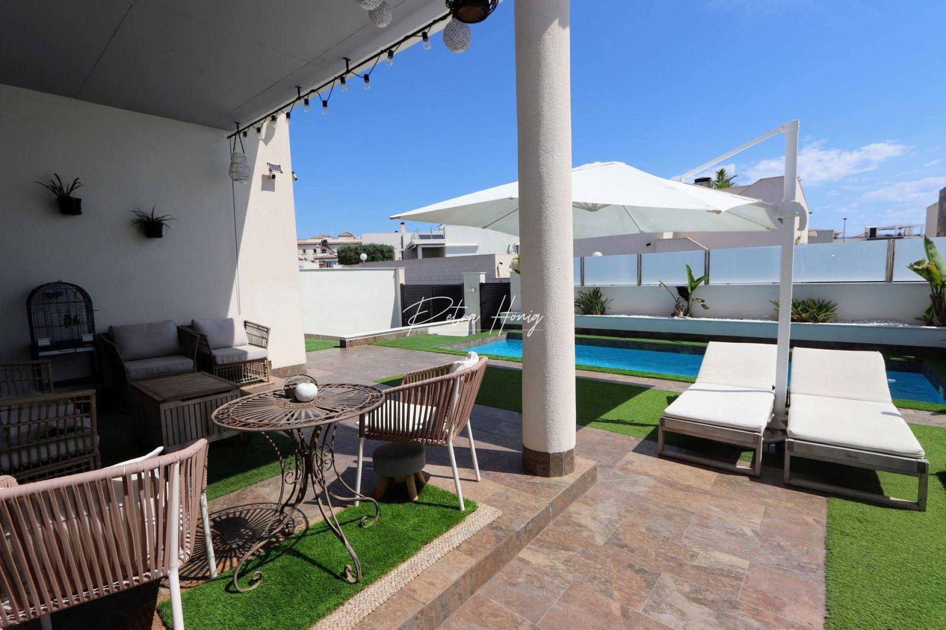 Til Salgs - Villa - Orihuela Costa - Villamartin
