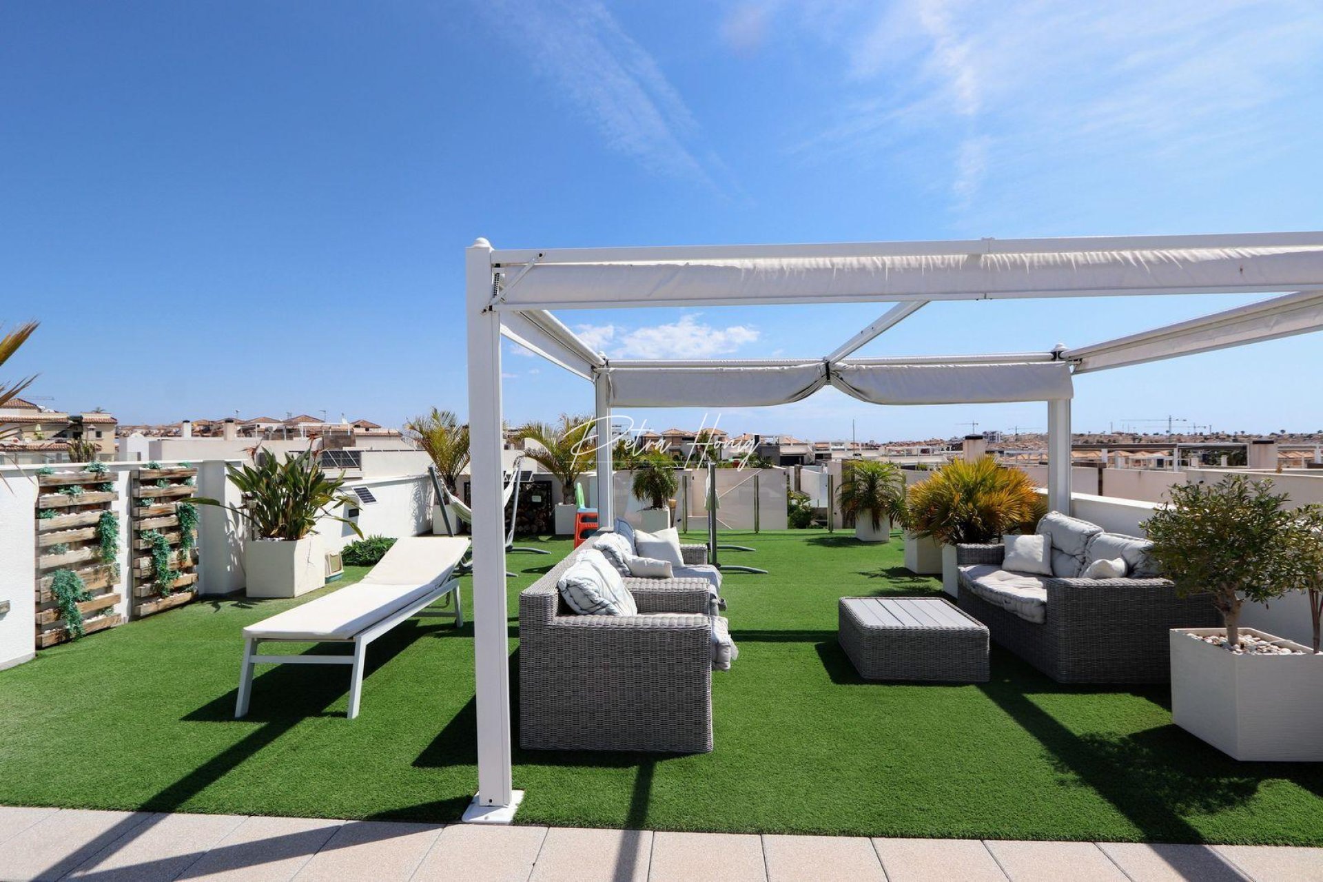 Til Salgs - Villa - Orihuela Costa - Villamartin