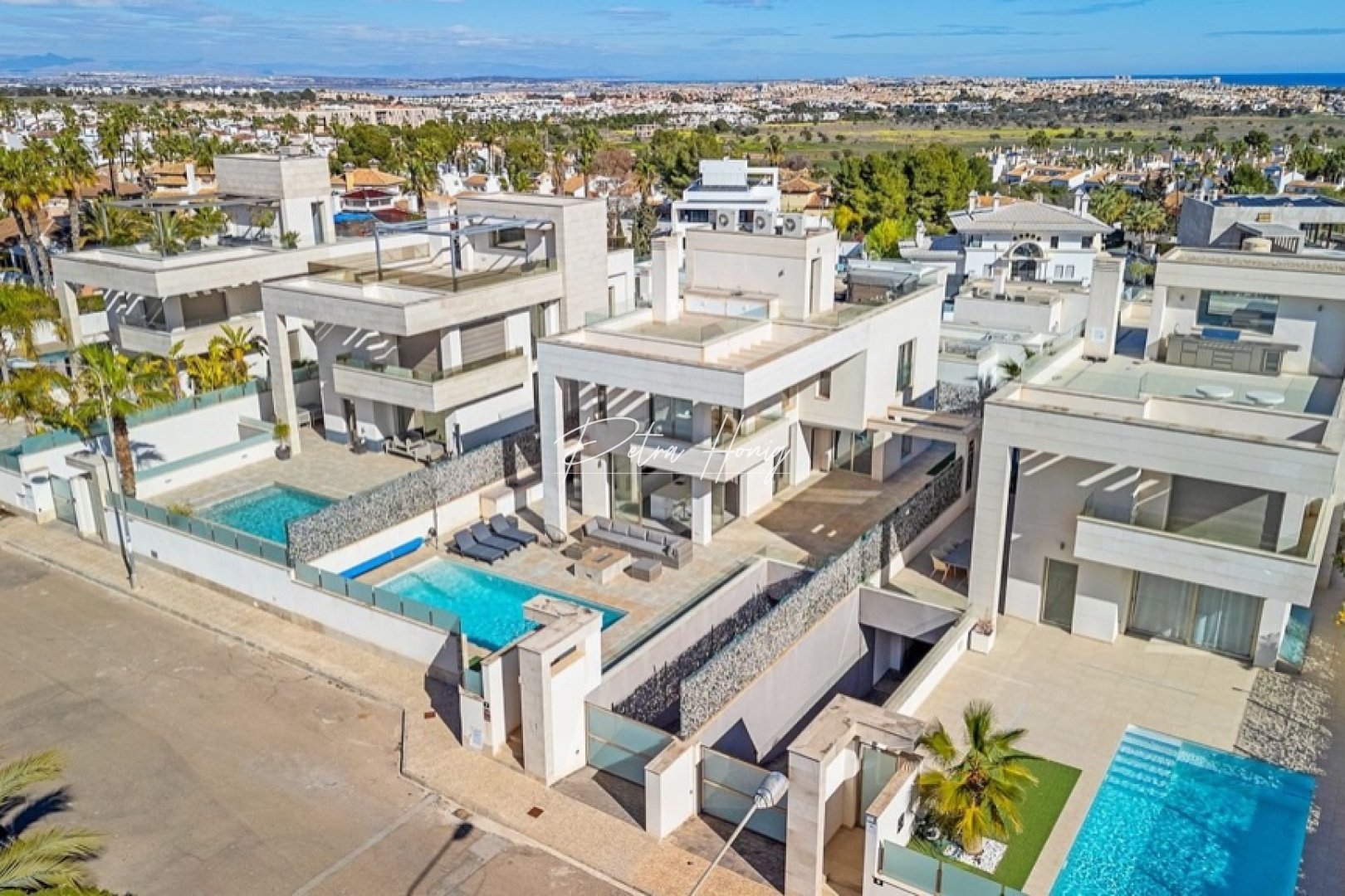 Til Salgs - Villa - Orihuela Costa - Villamartin