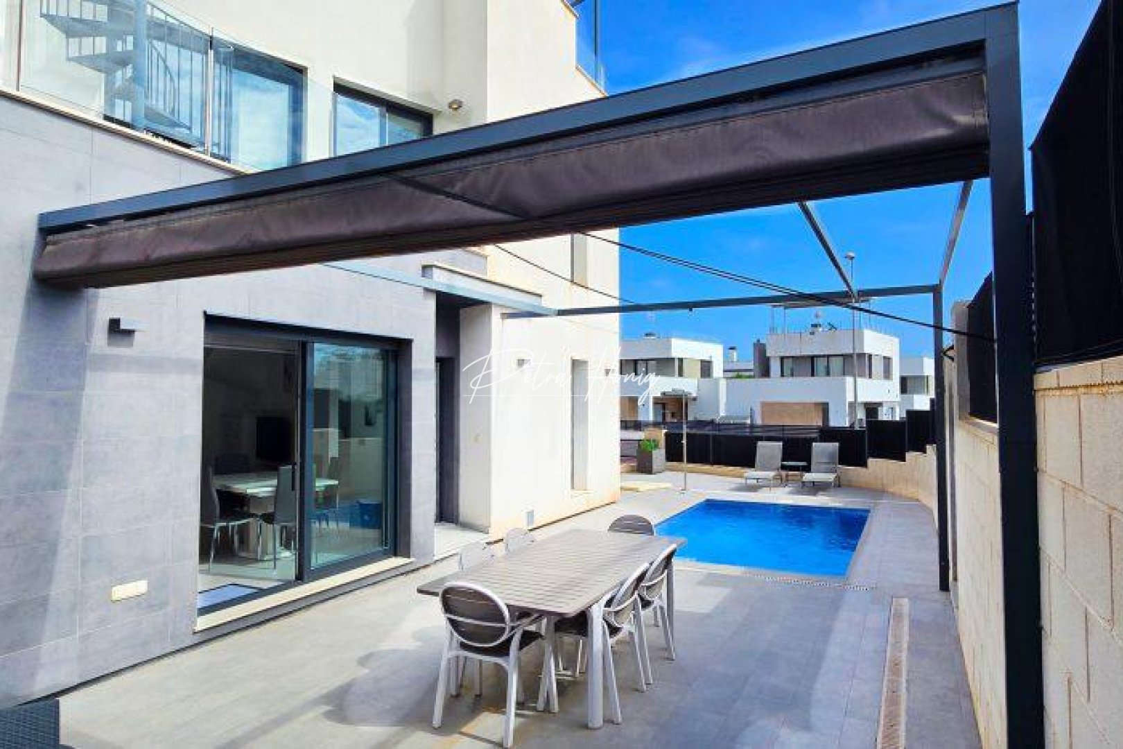 Til Salgs - Villa - Orihuela Costa - Villamartin