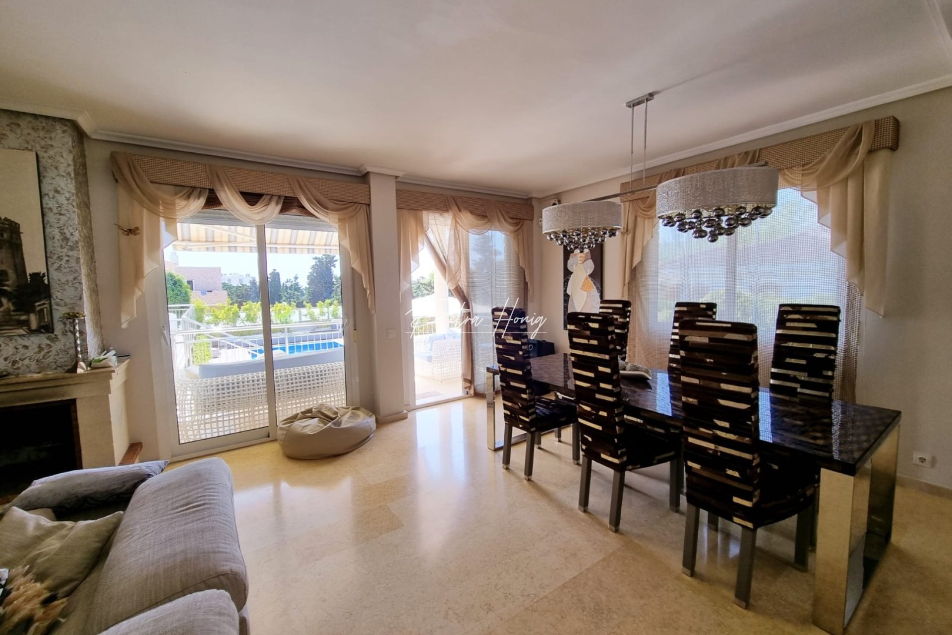 Til Salgs - Villa - Torrevieja - La Mata