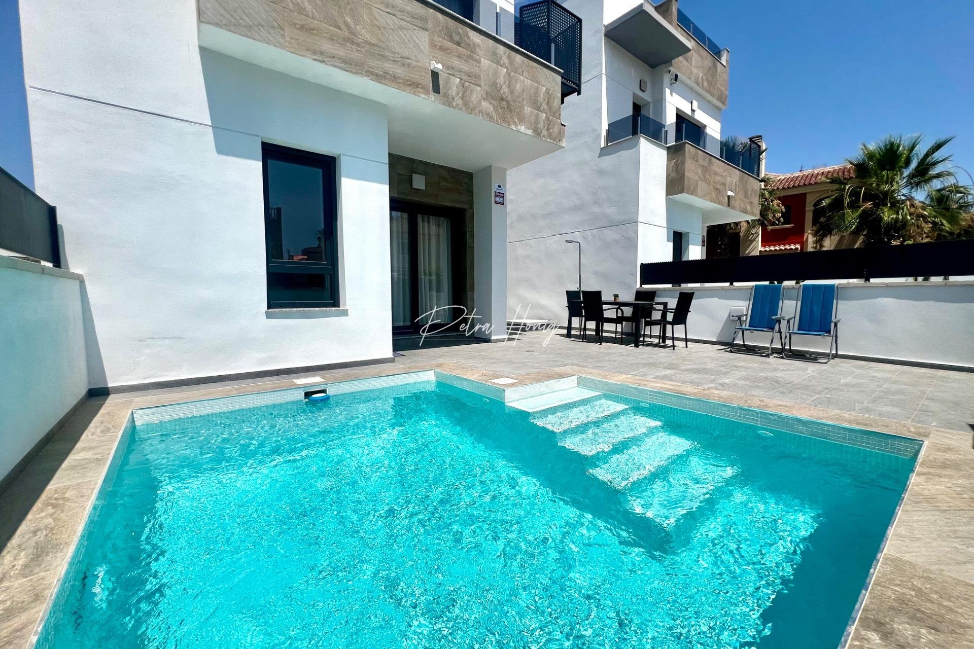 Til Salgs - Villa - Torrevieja - La Siesta - El Salado - Torreta