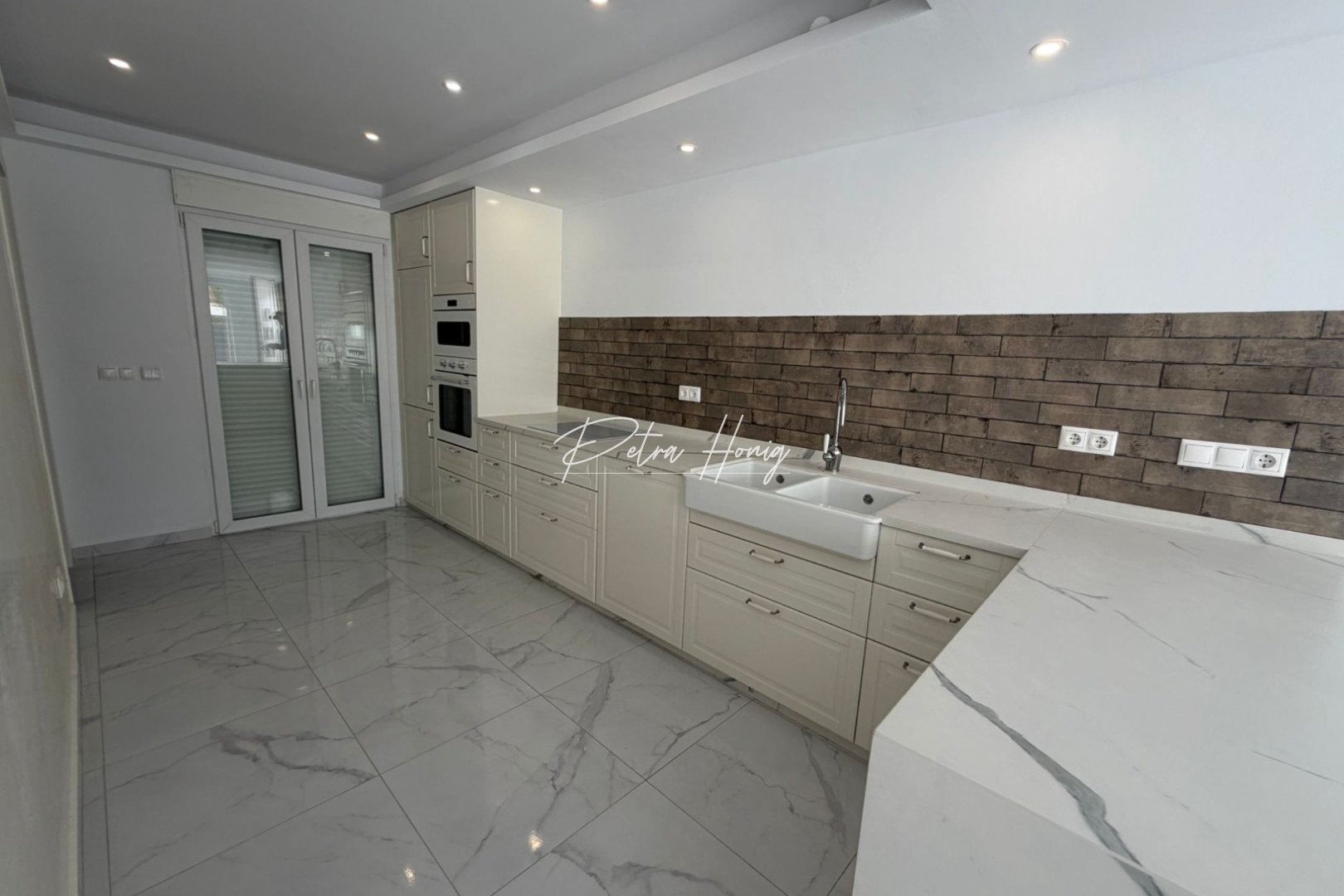 Til Salgs - Villa - Torrevieja - La Siesta