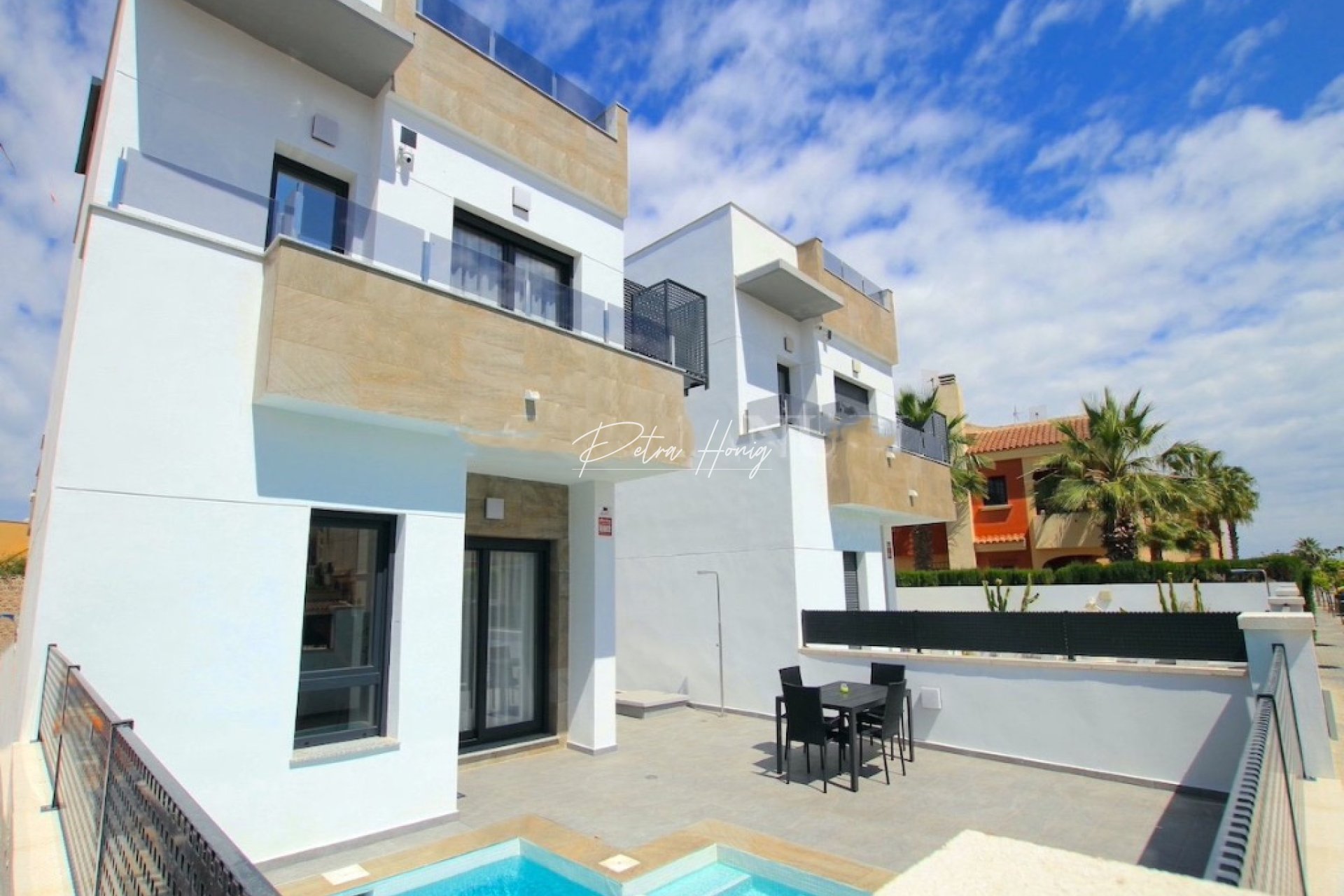 Til Salgs - Villa - Torrevieja