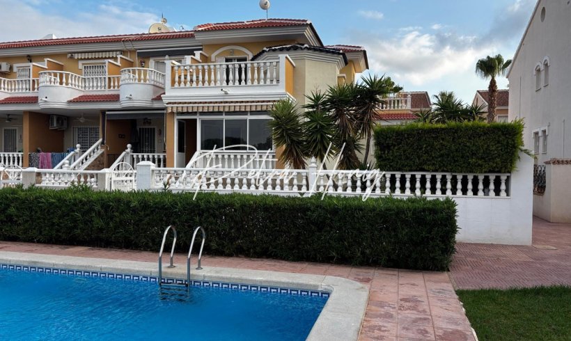 Tomannsbolig - Til Salgs - Ciudad Quesada - BT-93058