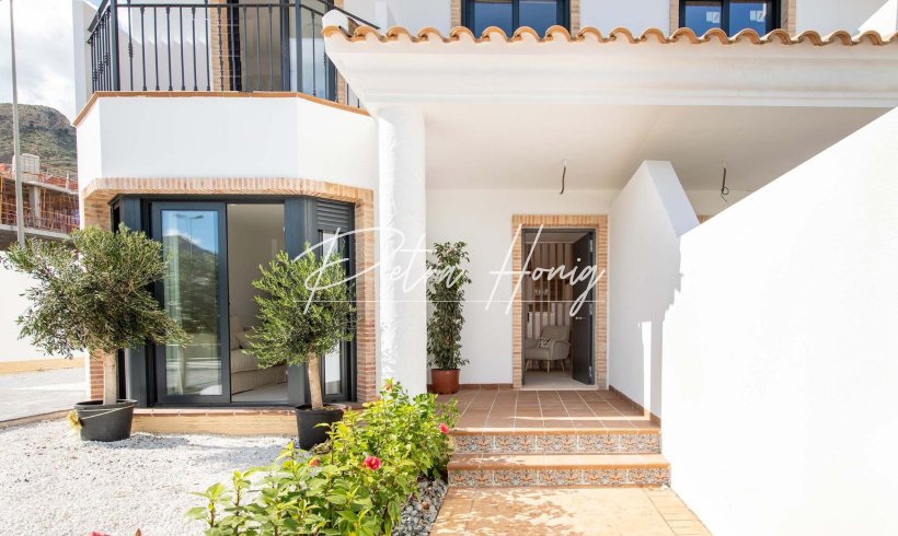 Townhouse - New build - Other areas - San Fernando