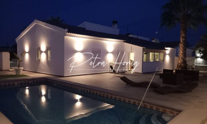Villa - A Vendre - Cabo Roig - RB-86062