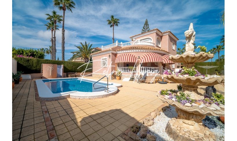 Villa - A Vendre - Ciudad Quesada - 282