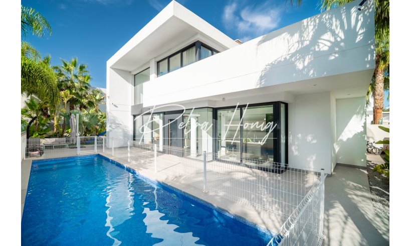 Villa - A Vendre - Ciudad Quesada - 303