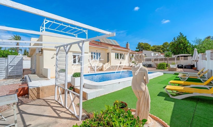 Villa - A Vendre - Ciudad Quesada - 971