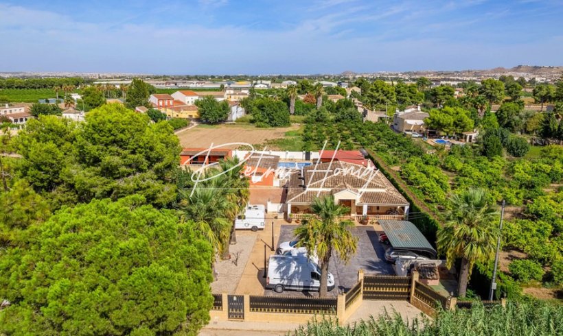 Villa - A Vendre - Other areas - Heredades